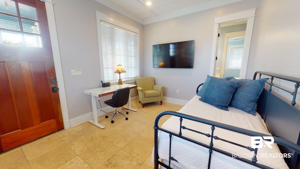 390946 | Photo 34