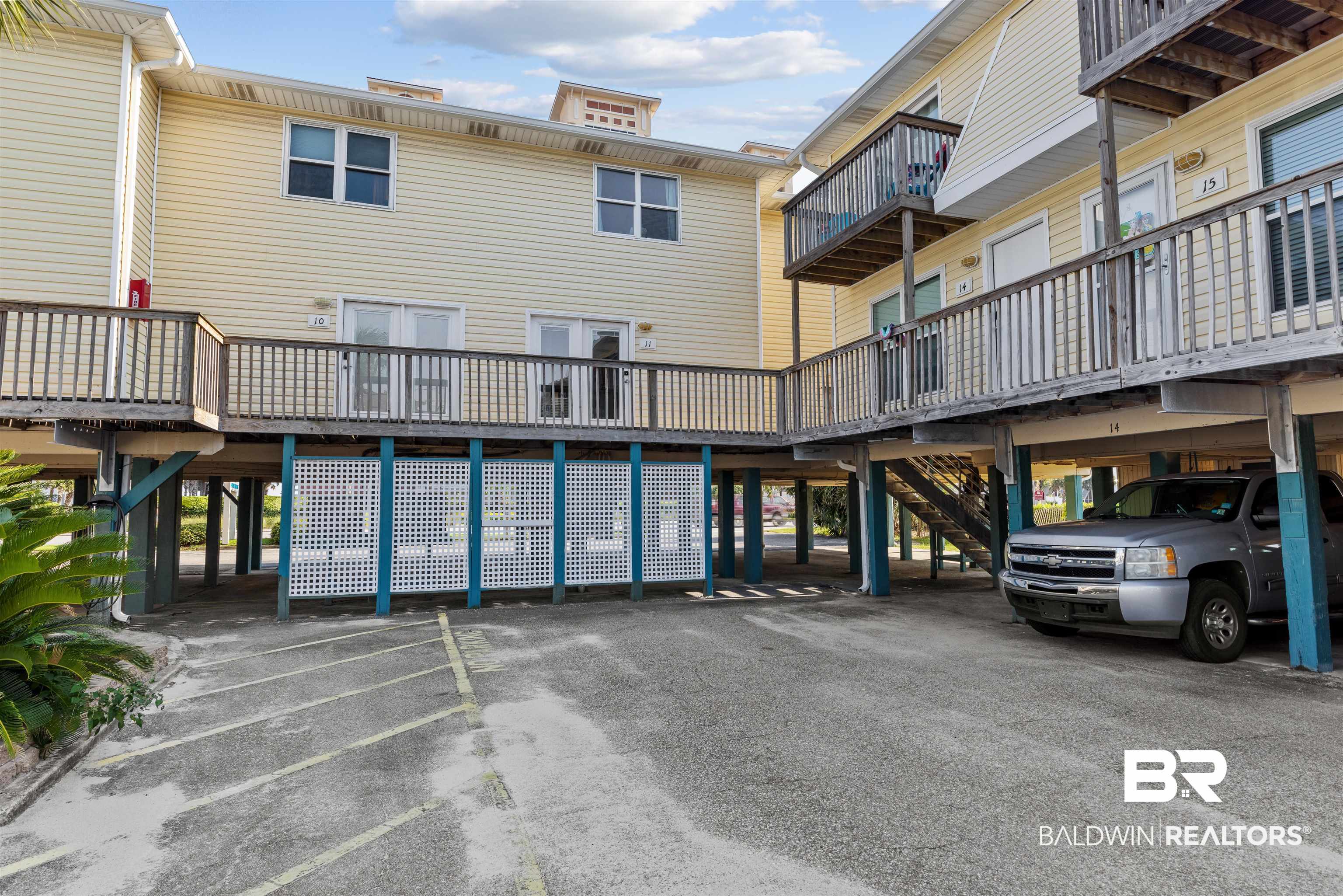 384005 | Photo 27