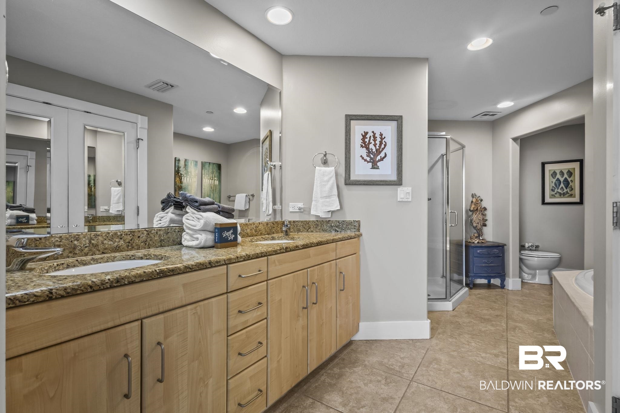 381567 | Photo 16