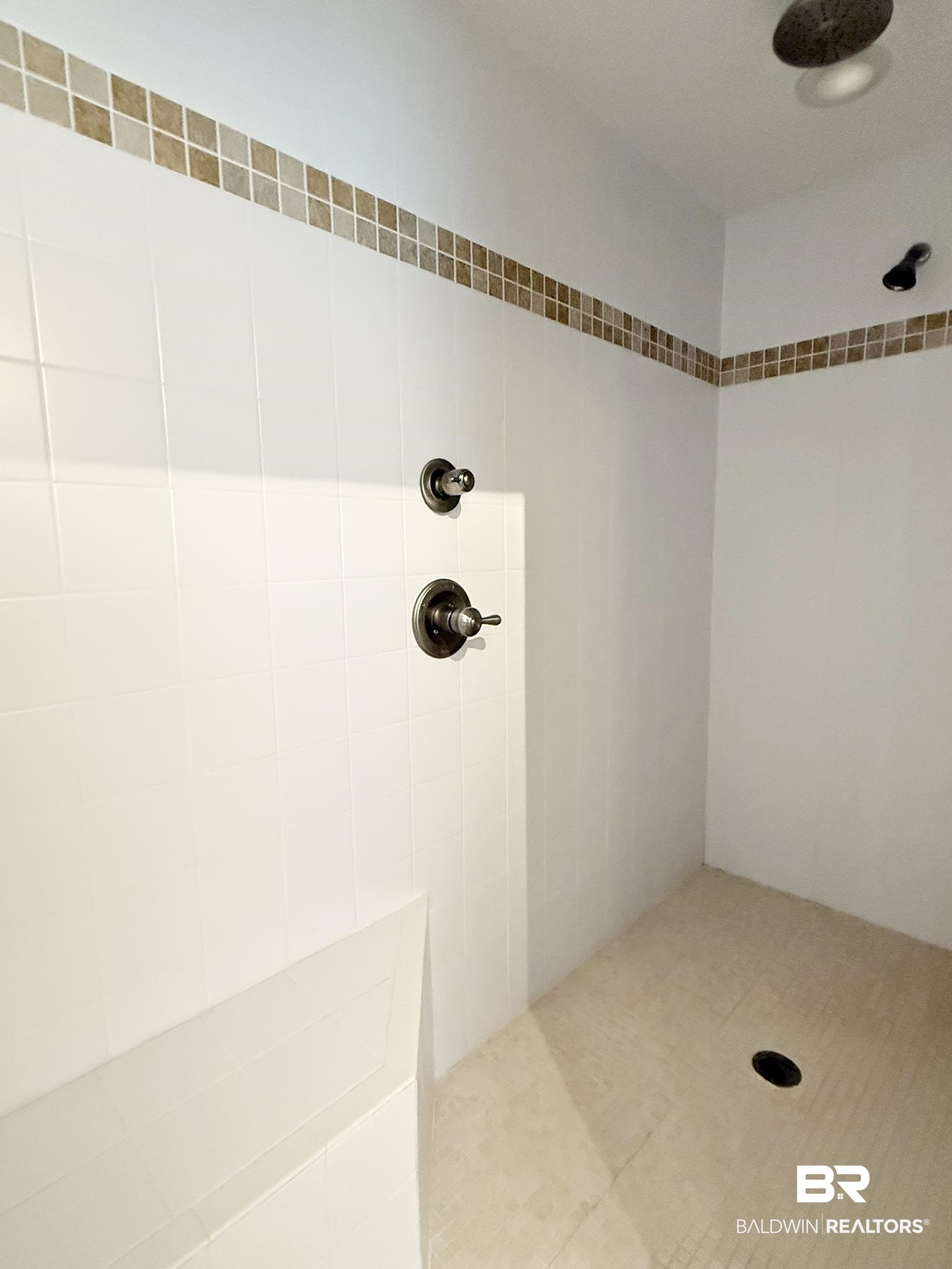 392830 | Photo 26