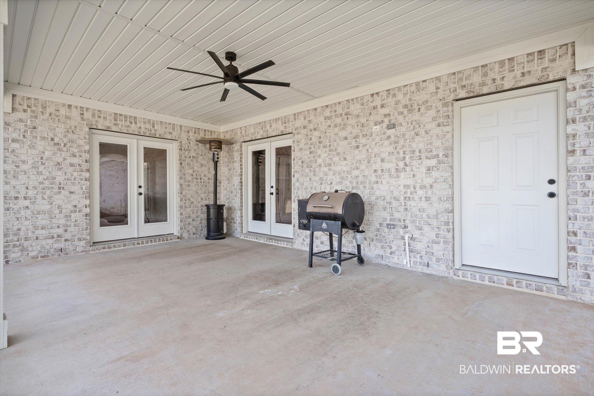 390351 | Photo 22