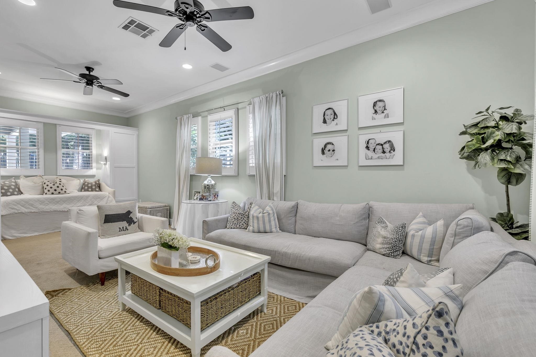 384045 | Photo 21