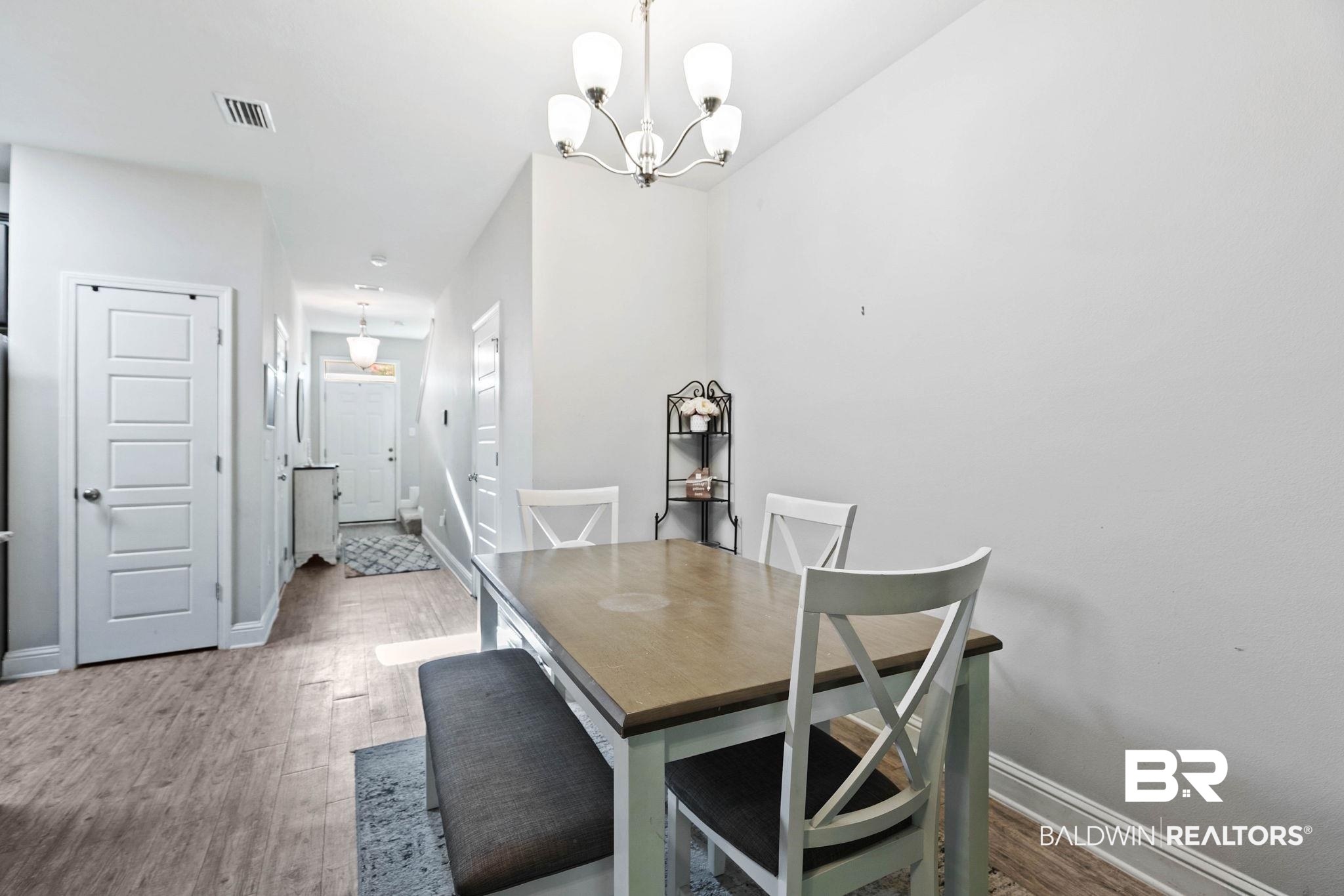 384667 | Photo 14