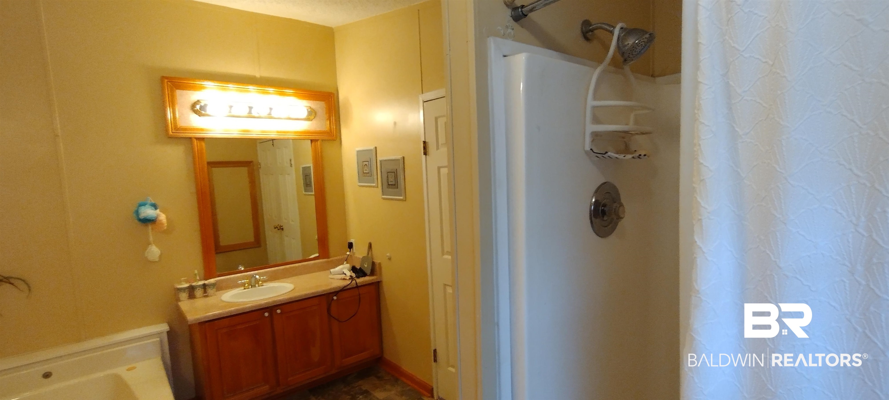 386878 | Photo 23