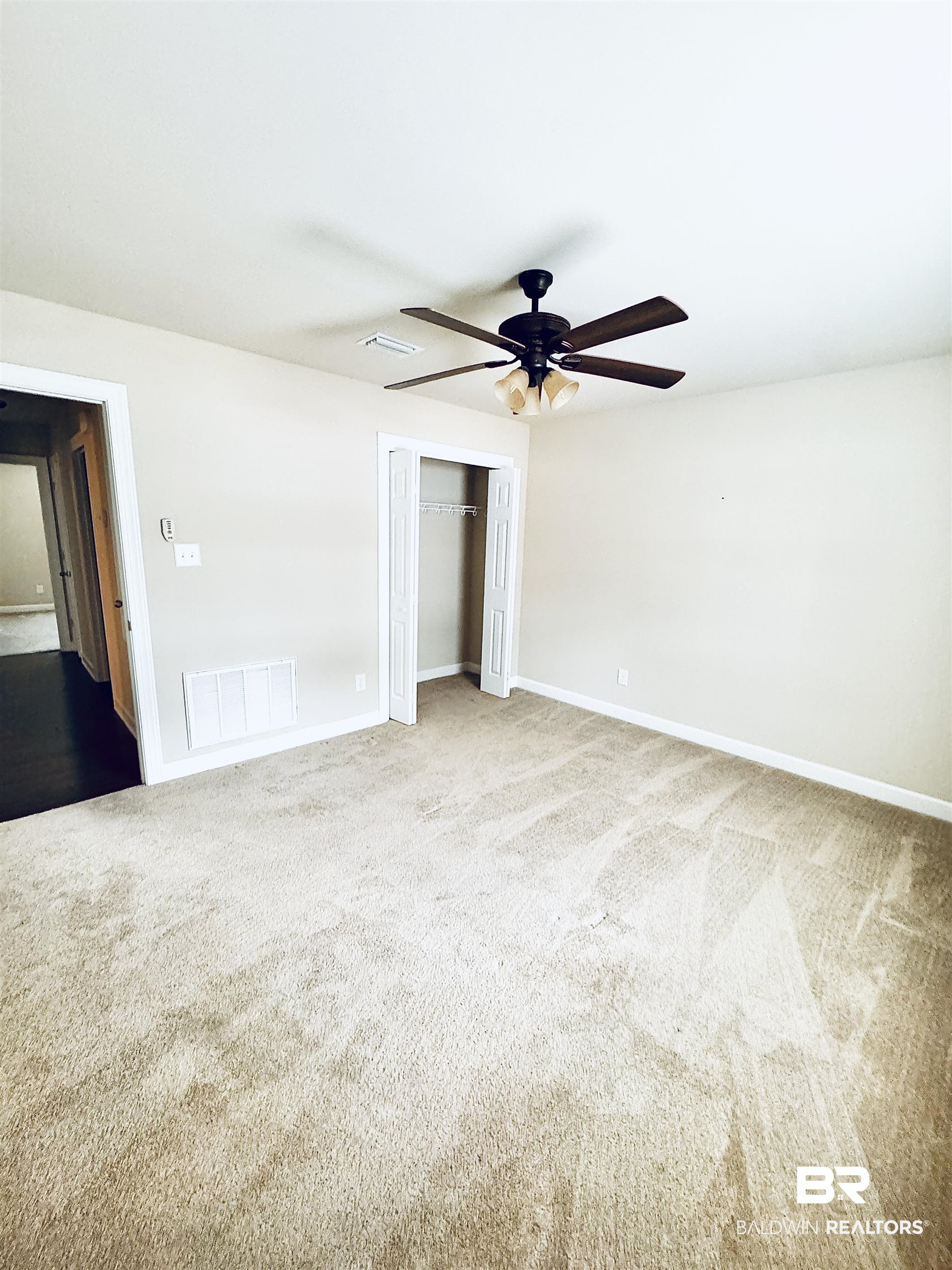 390233 | Photo 10