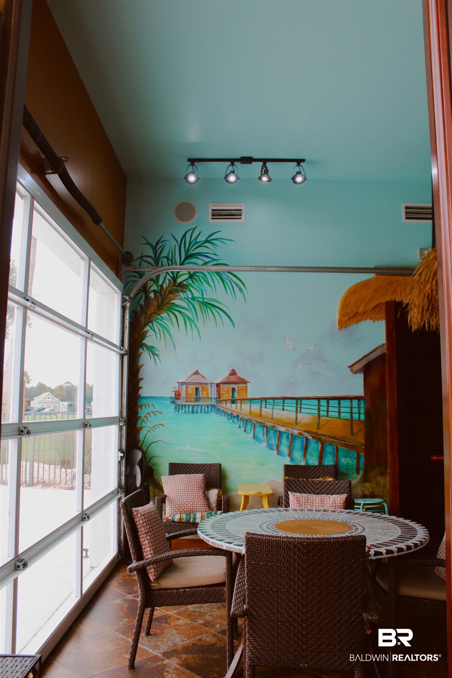 387523 | Photo 21