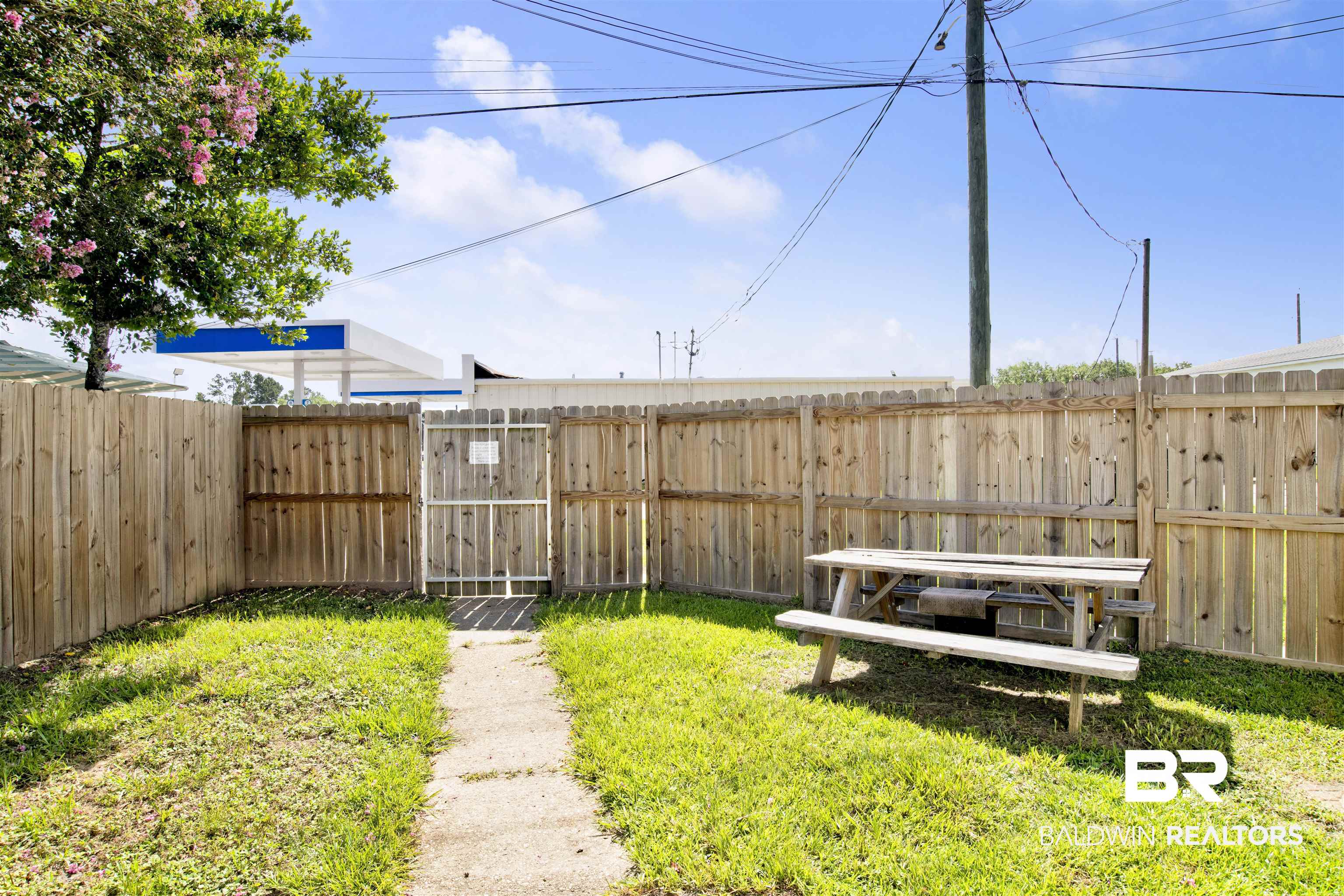 381247 | Photo 26