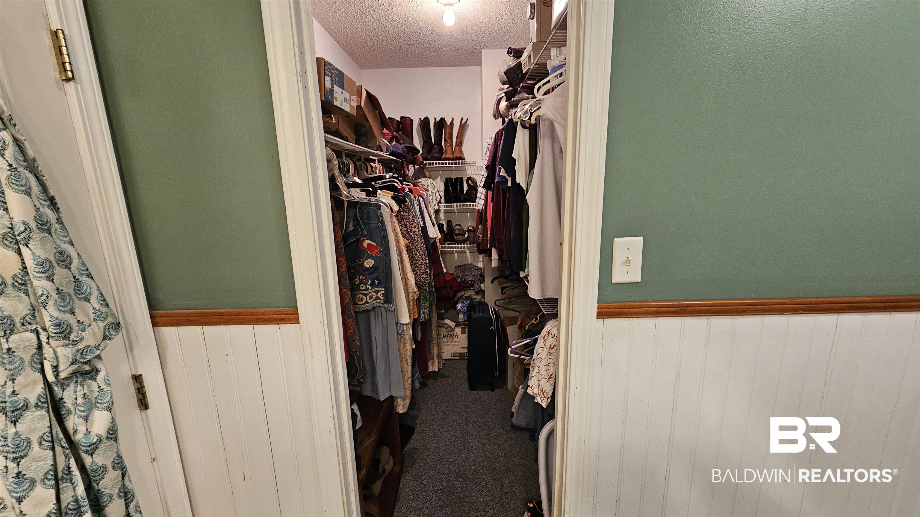381008 | Photo 27