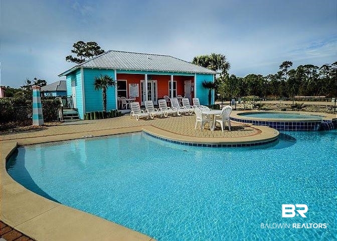 369479 | Photo 2