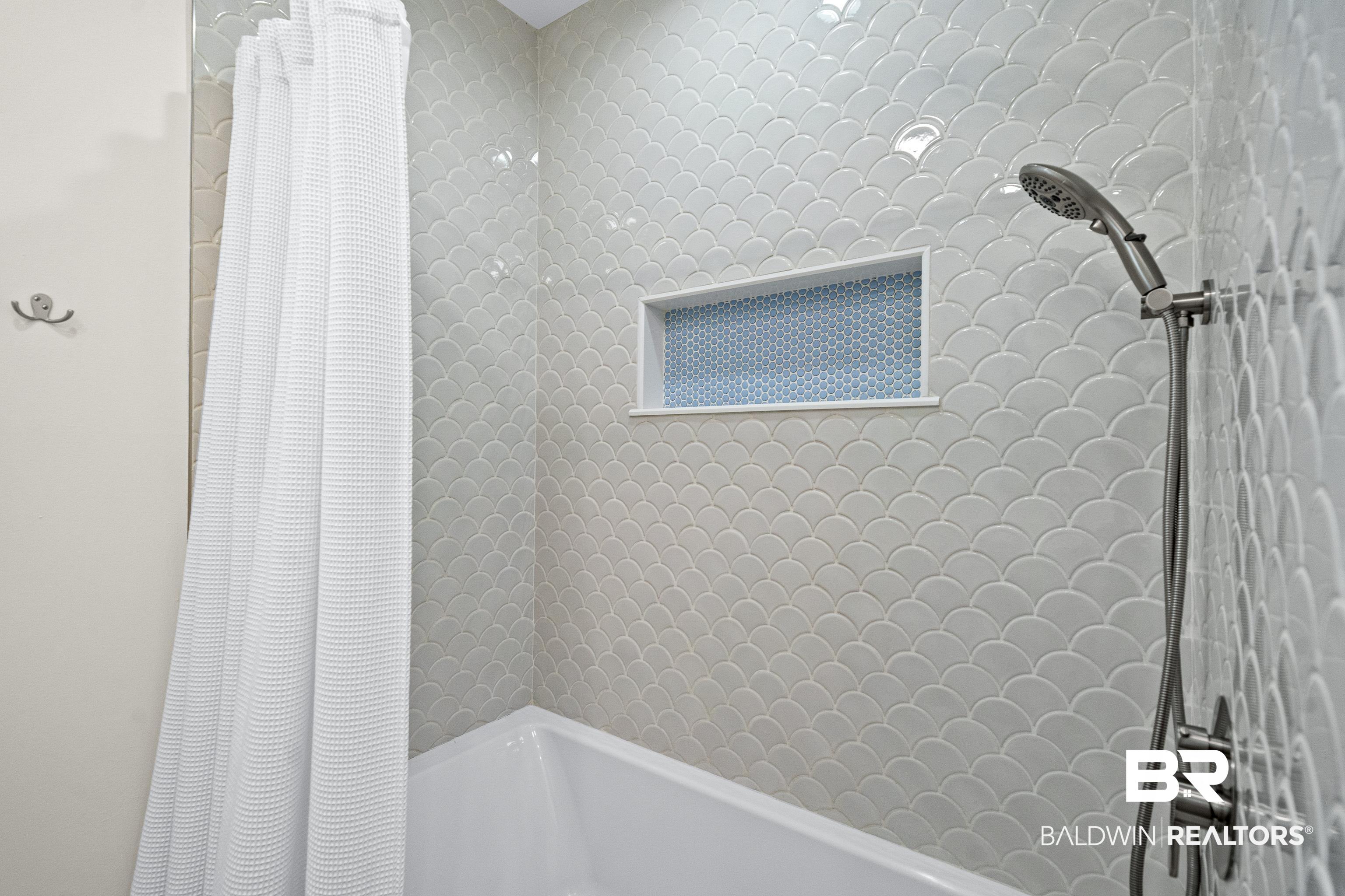 390393 | Photo 29