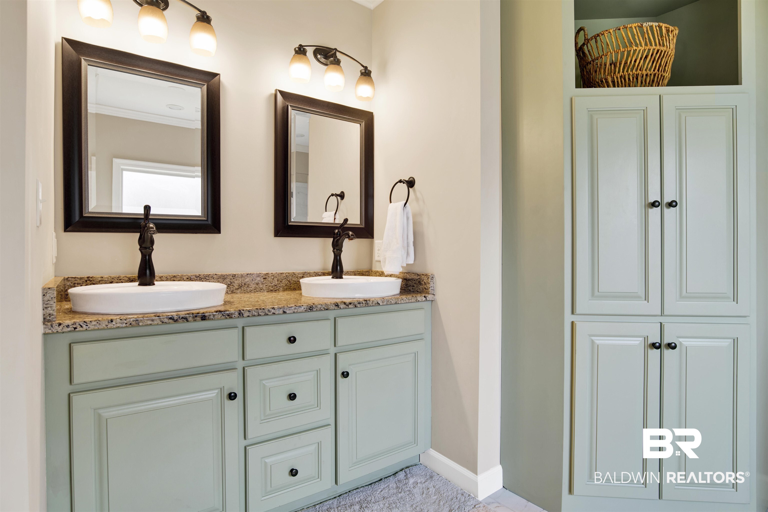 392392 | Photo 22