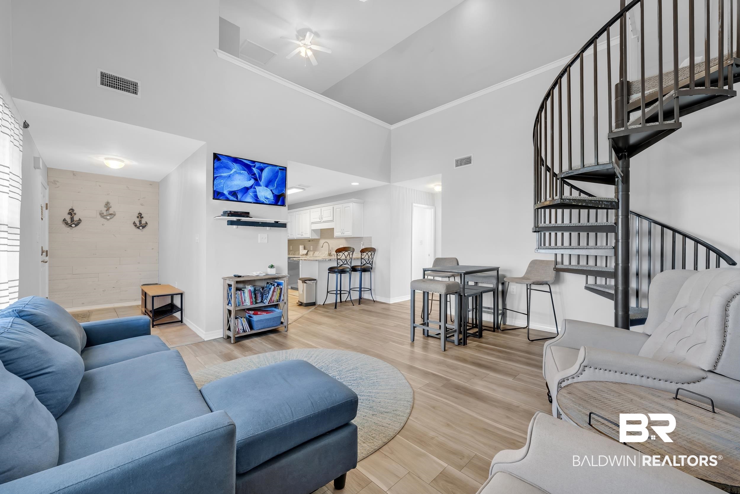 383653 | Photo 6