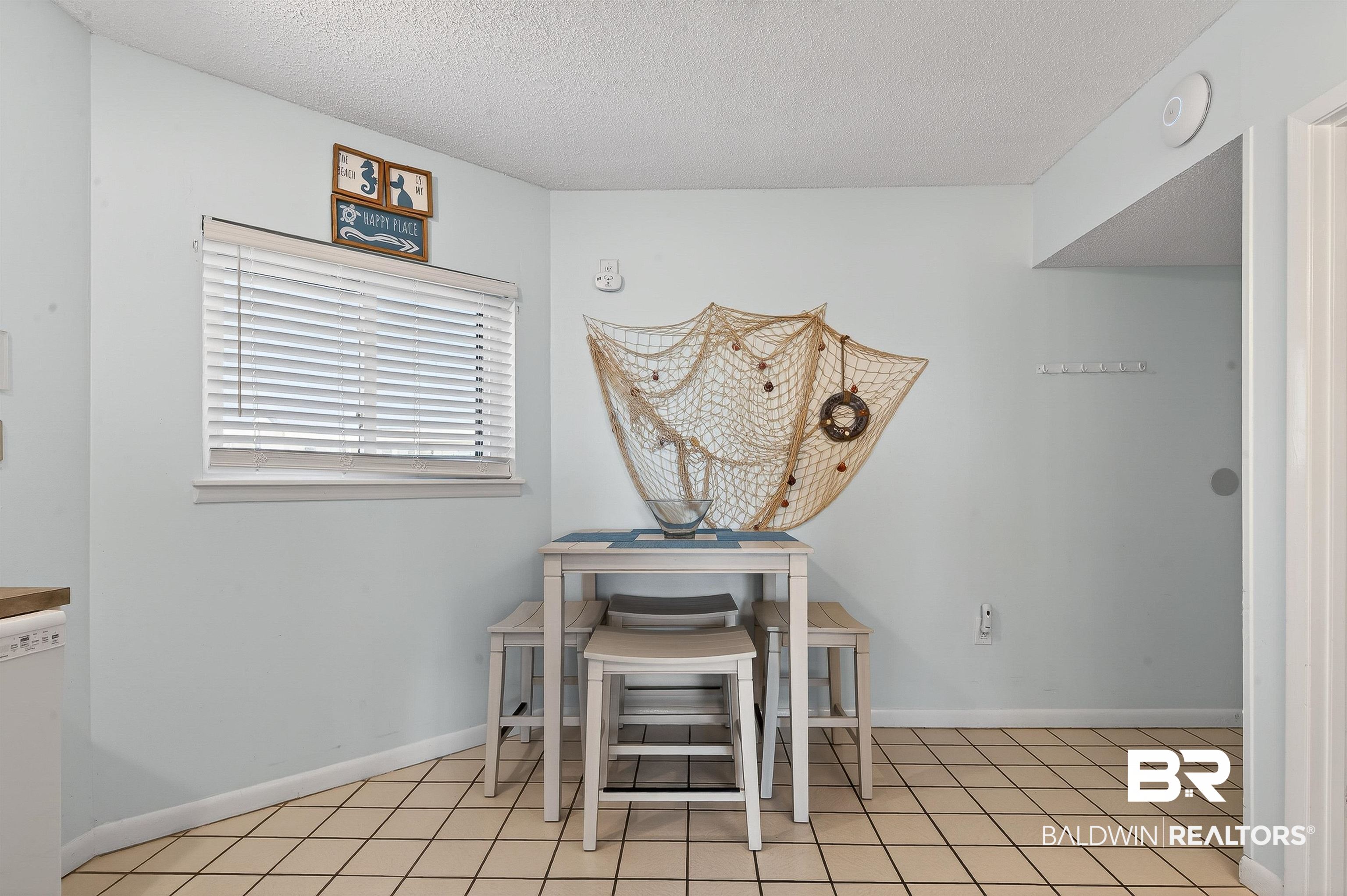 390311 | Photo 11