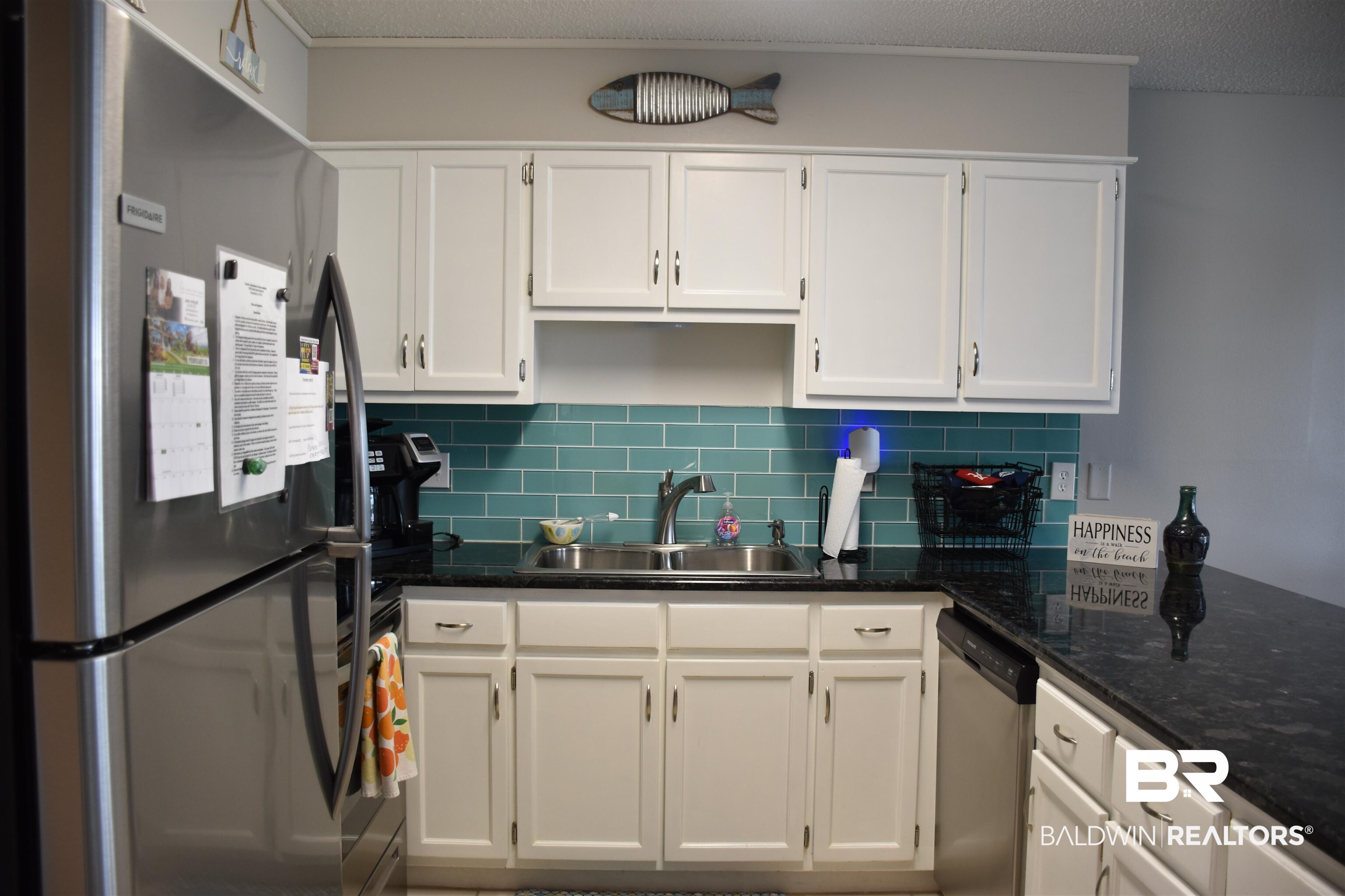 374457 | Photo 25