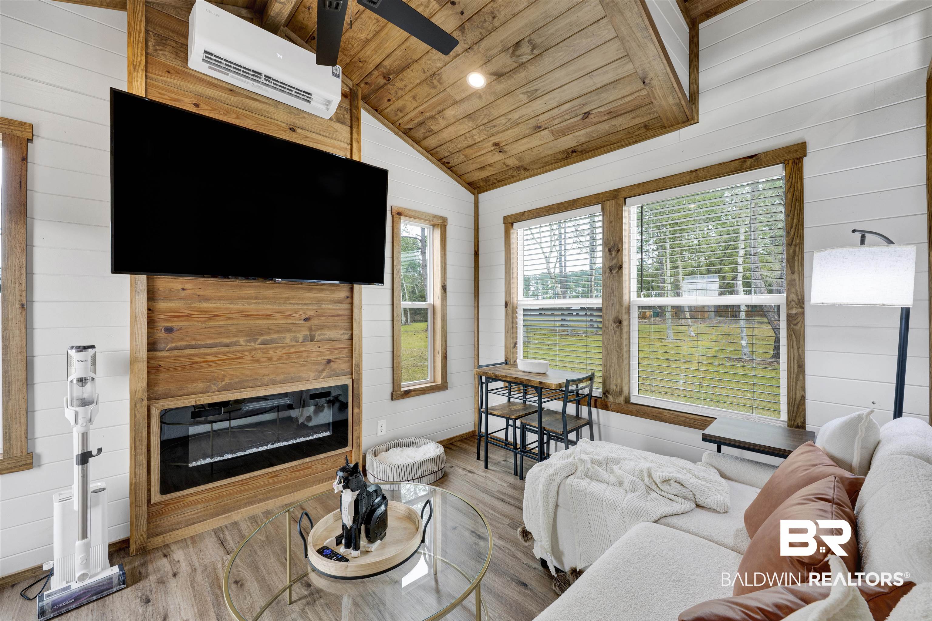 390878 | Photo 52