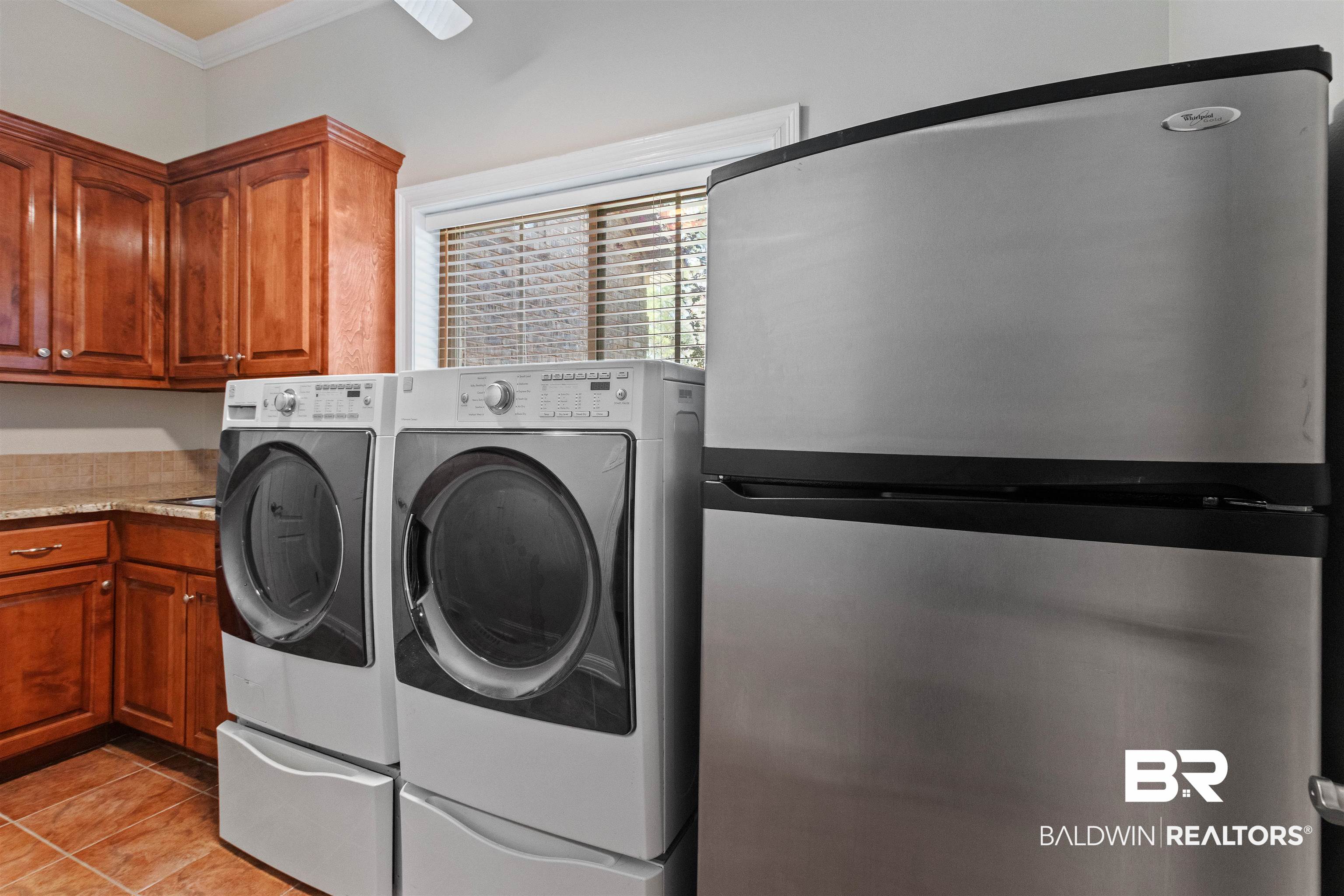 393083 | Photo 41