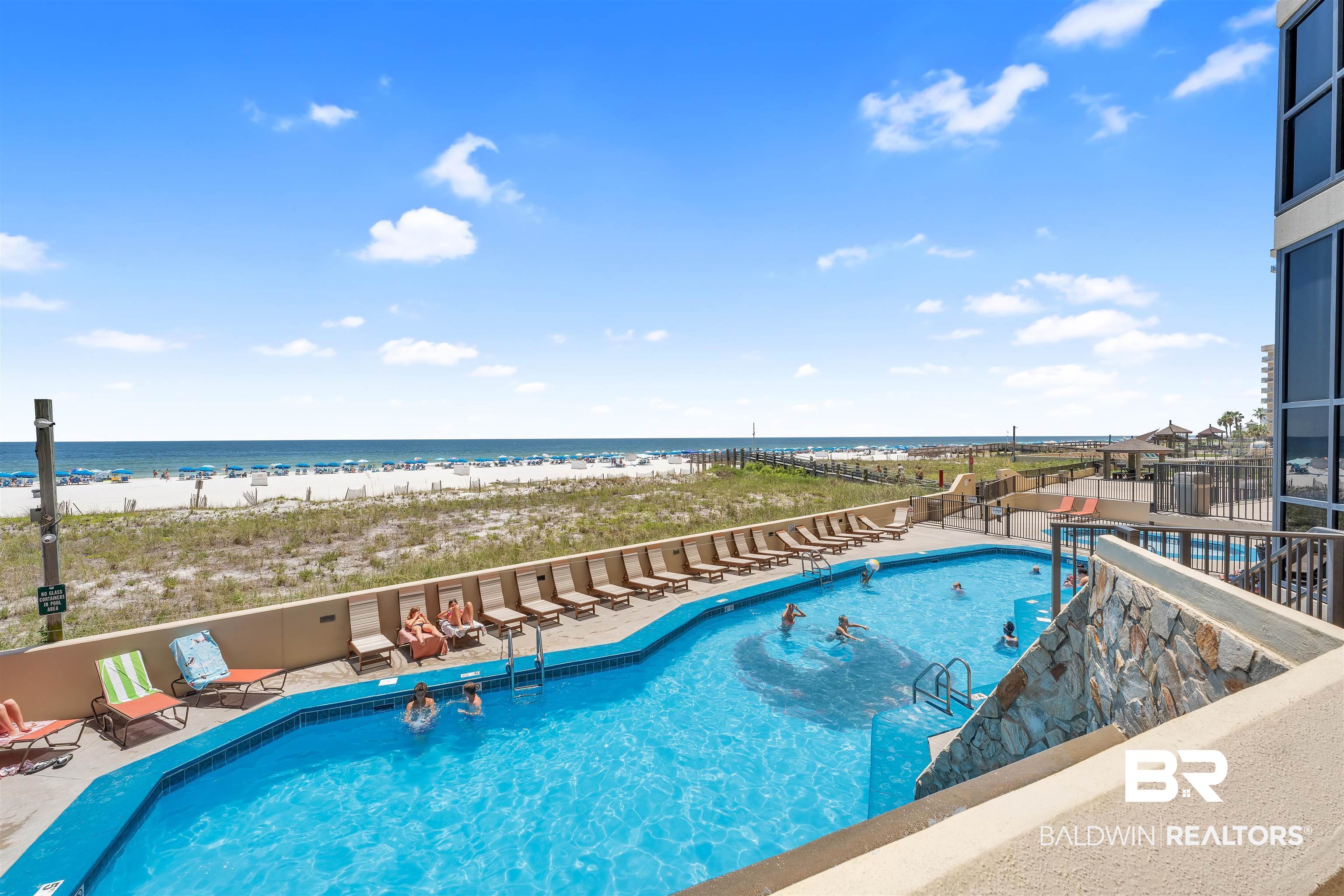 382824 | Photo 30