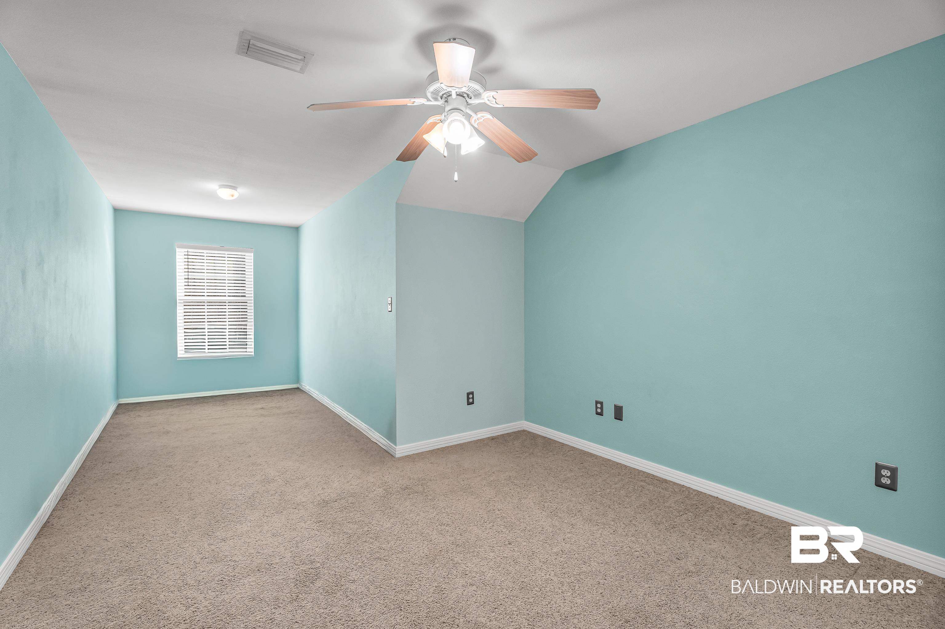 389408 | Photo 23