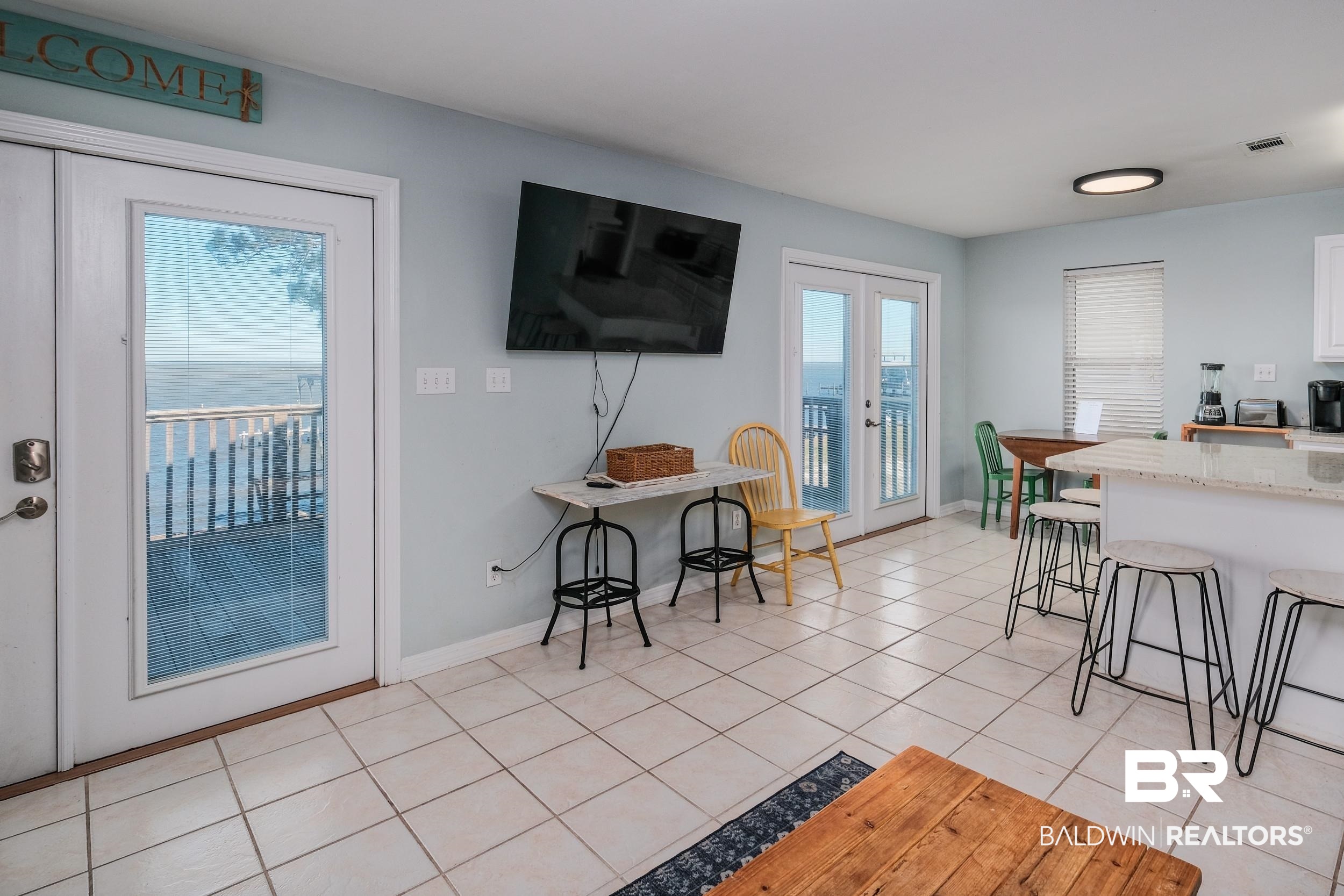 387685 | Photo 8