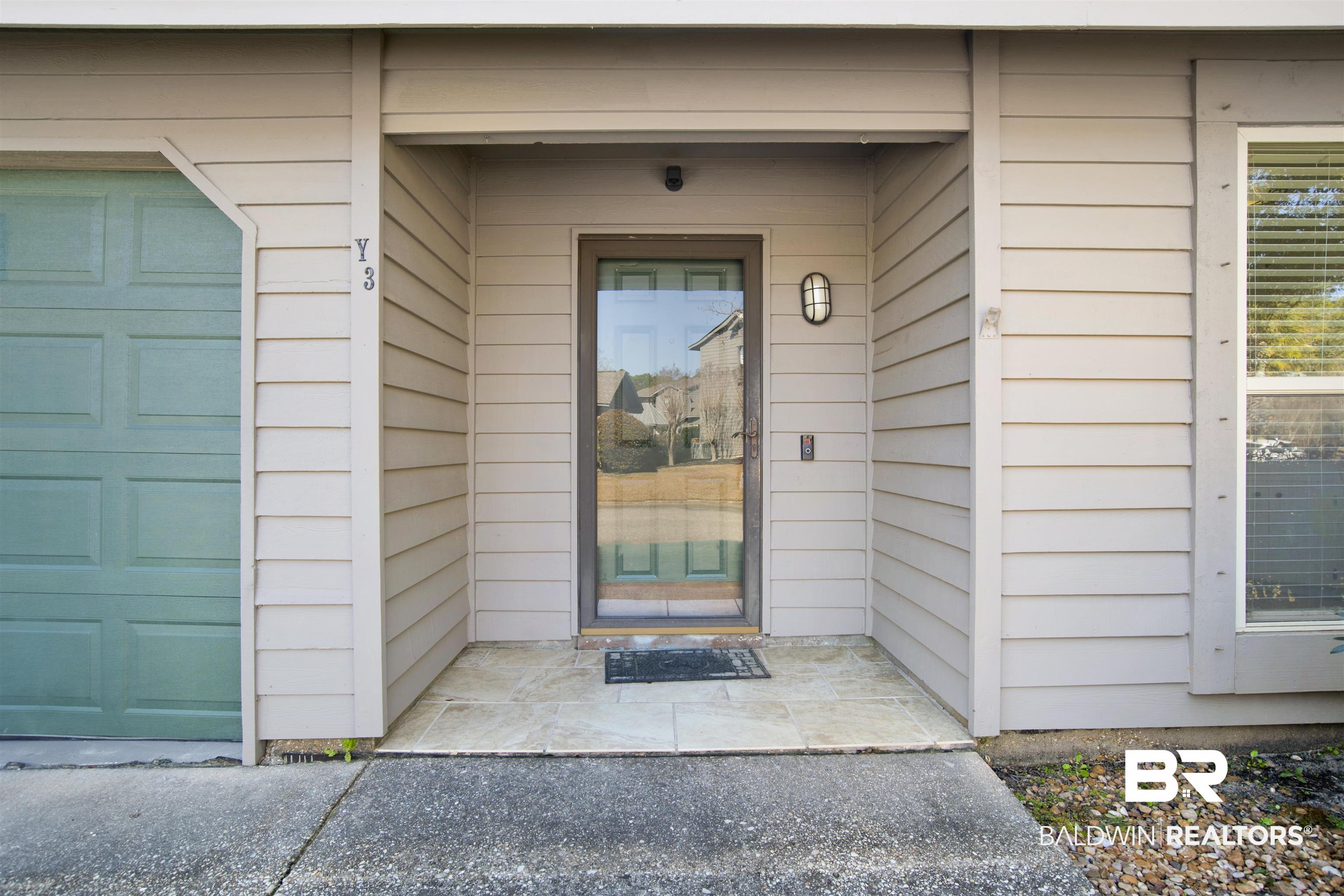 387785 | Photo 23