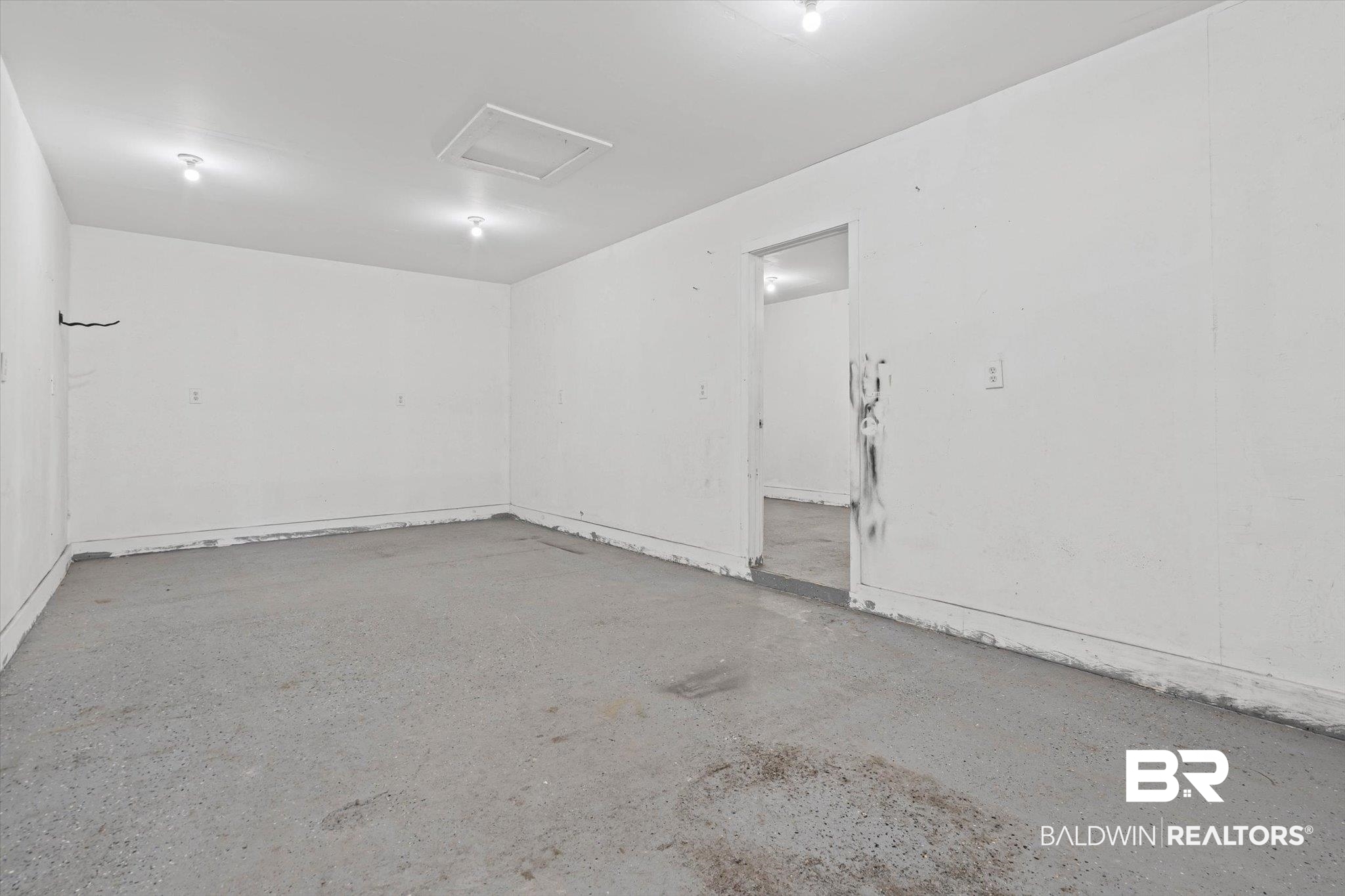 387033 | Photo 28