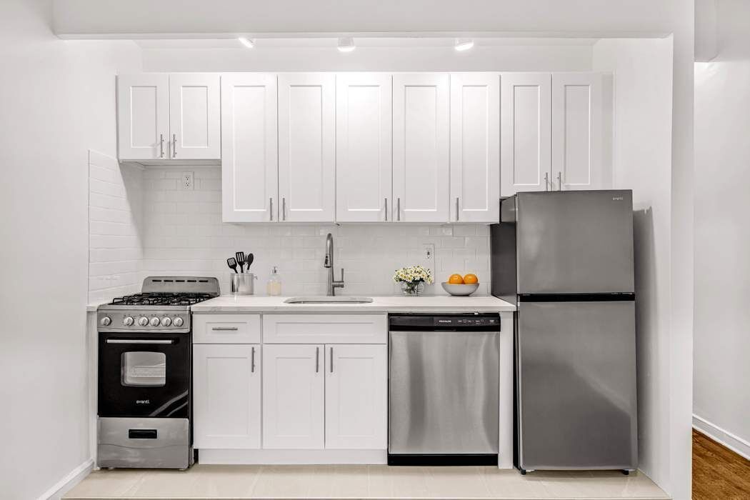 406 West 46th Street 3B Clinton New York NY 10036