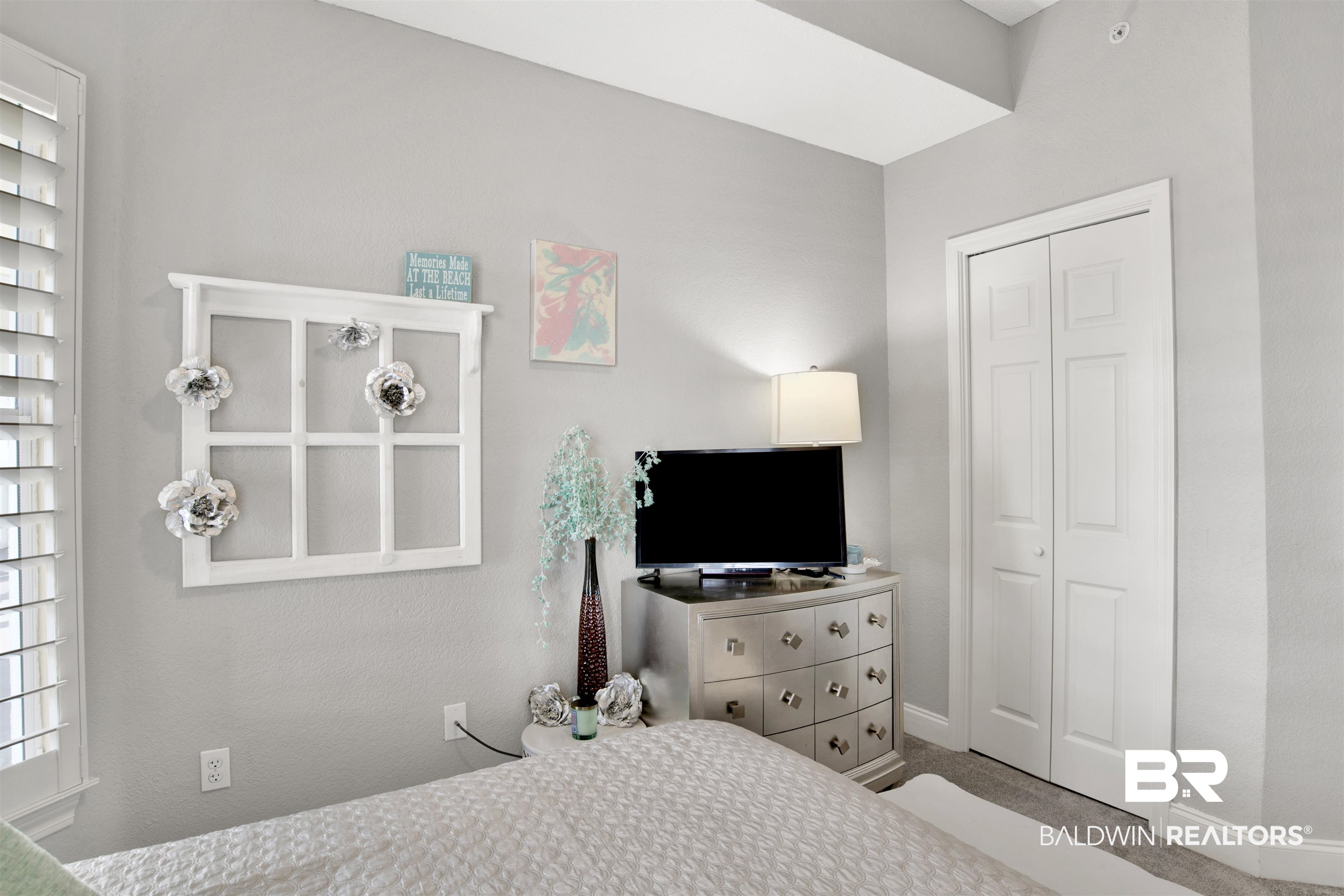 393383 | Photo 25
