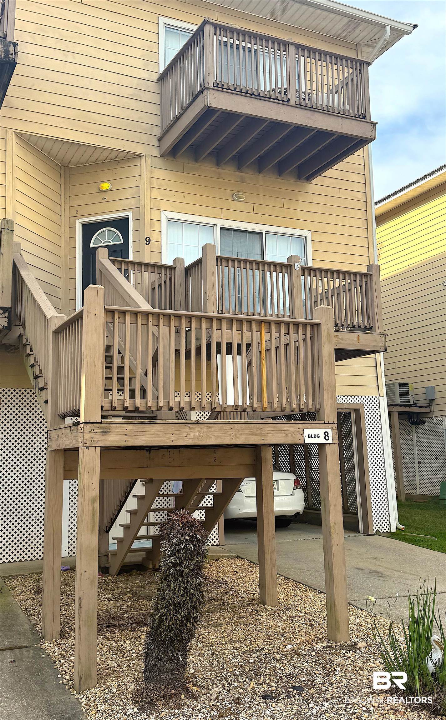 393476 | Photo 2