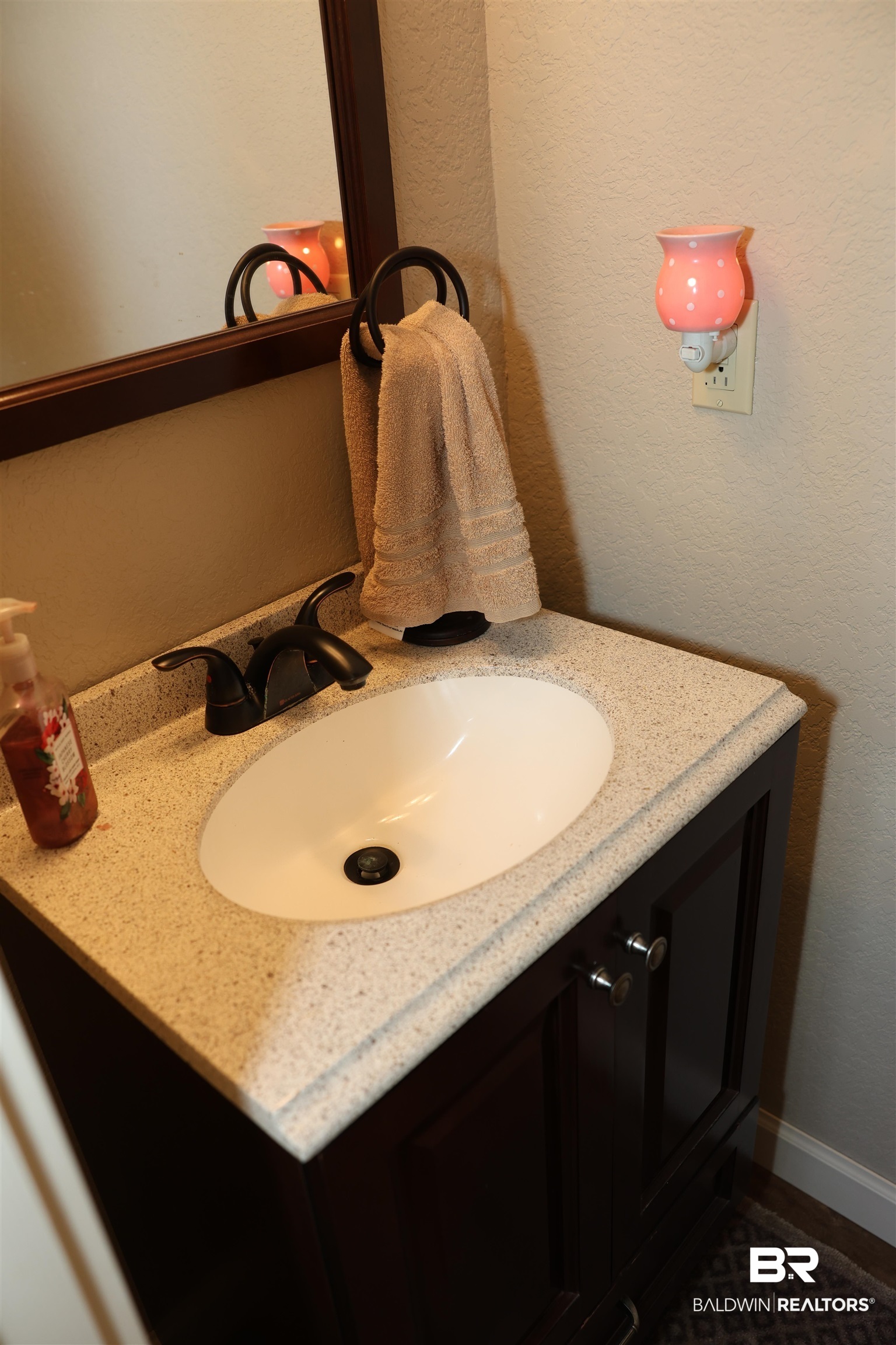 393513 | Photo 26