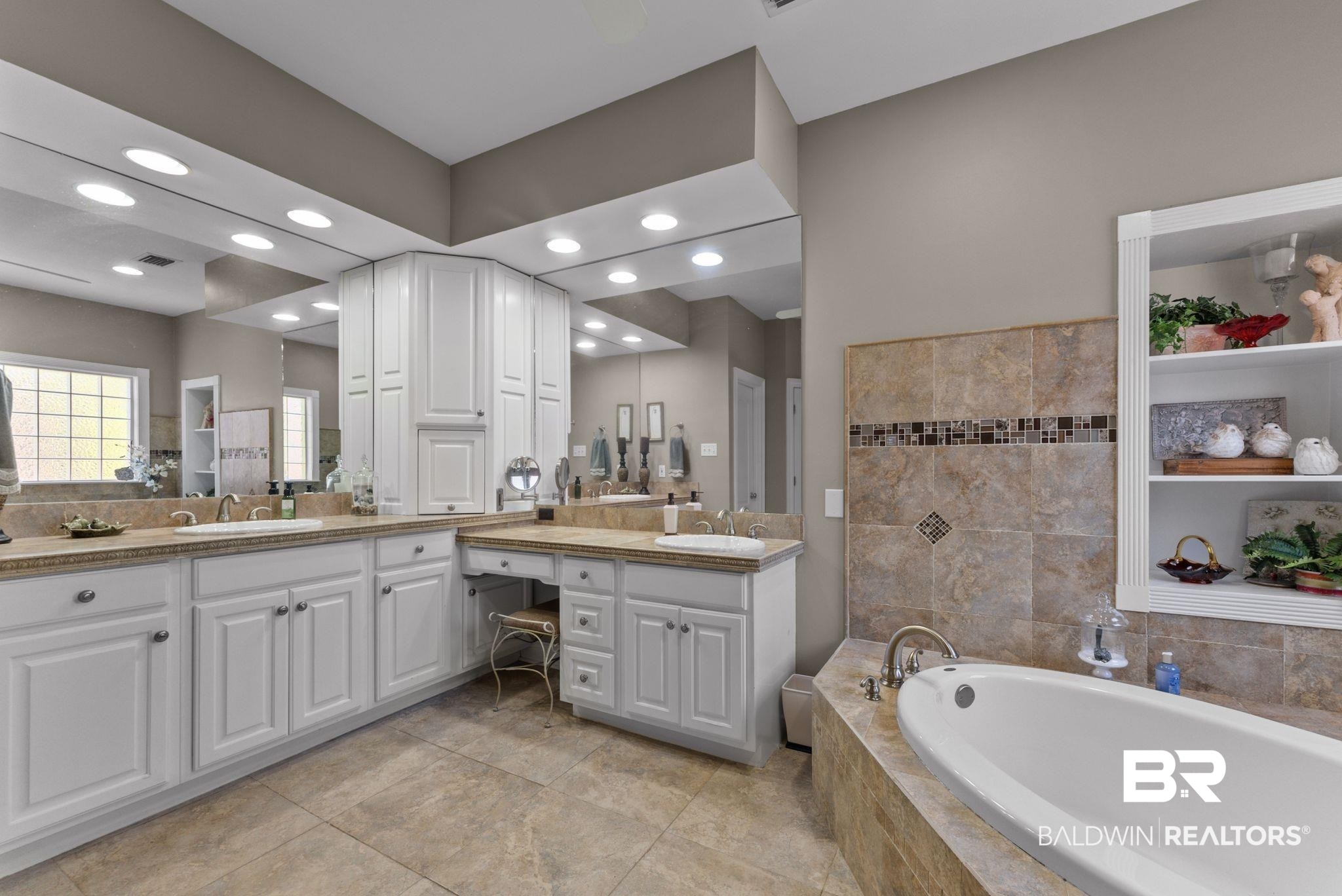 393690 | Photo 58