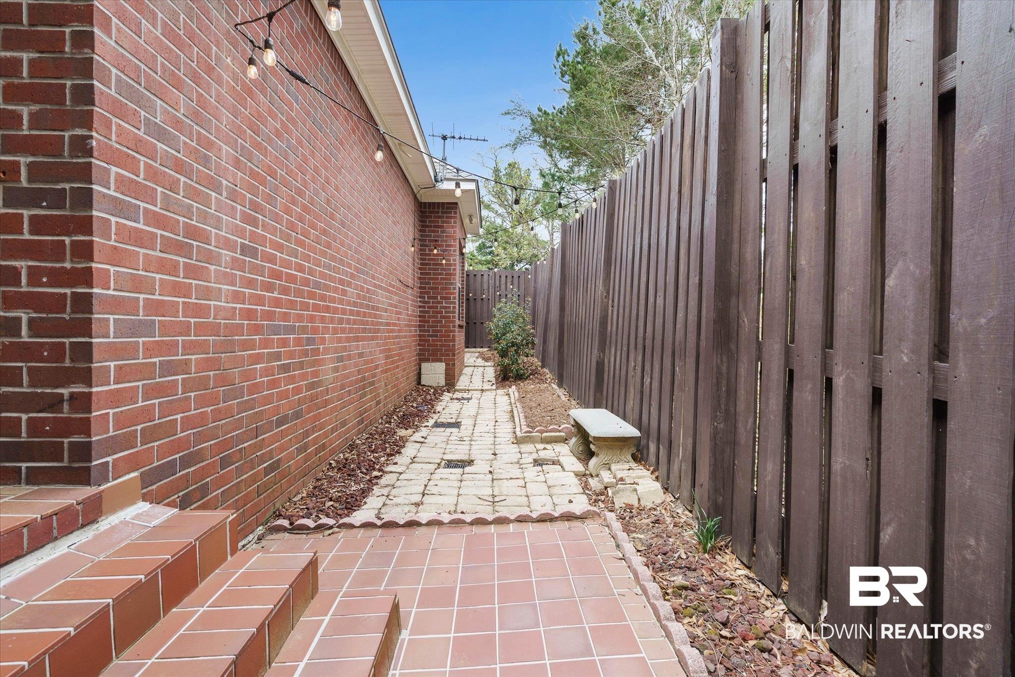 393734 | Photo 28