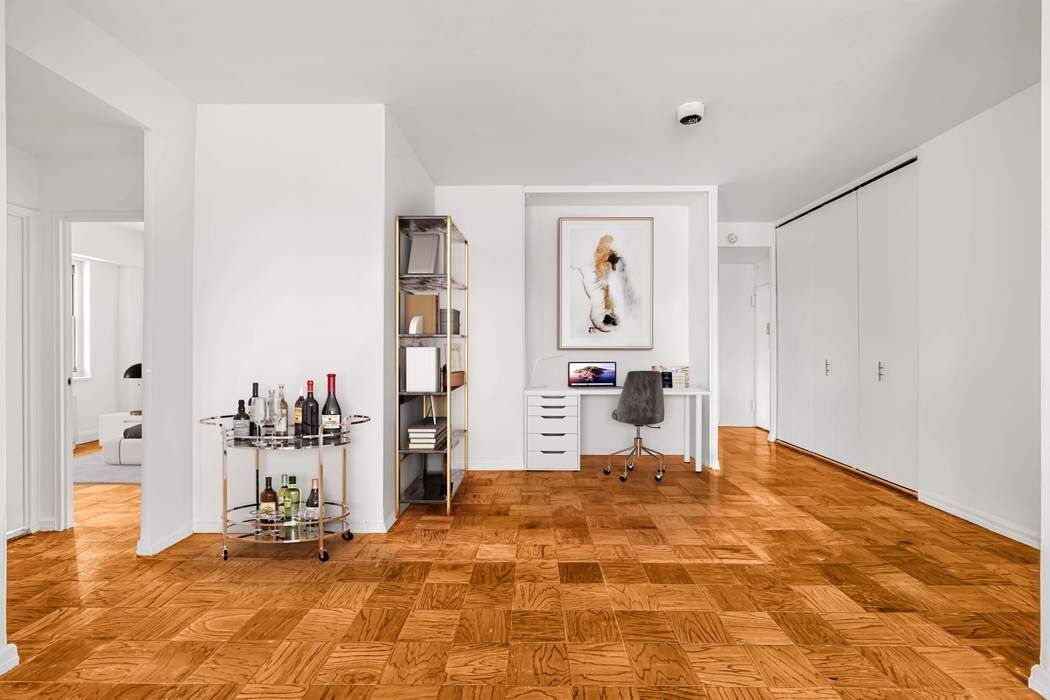 360 West 22nd Street 17E Chelsea New York NY 10011