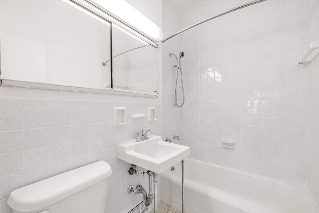 360 West 22nd Street 17E Chelsea New York NY 10011