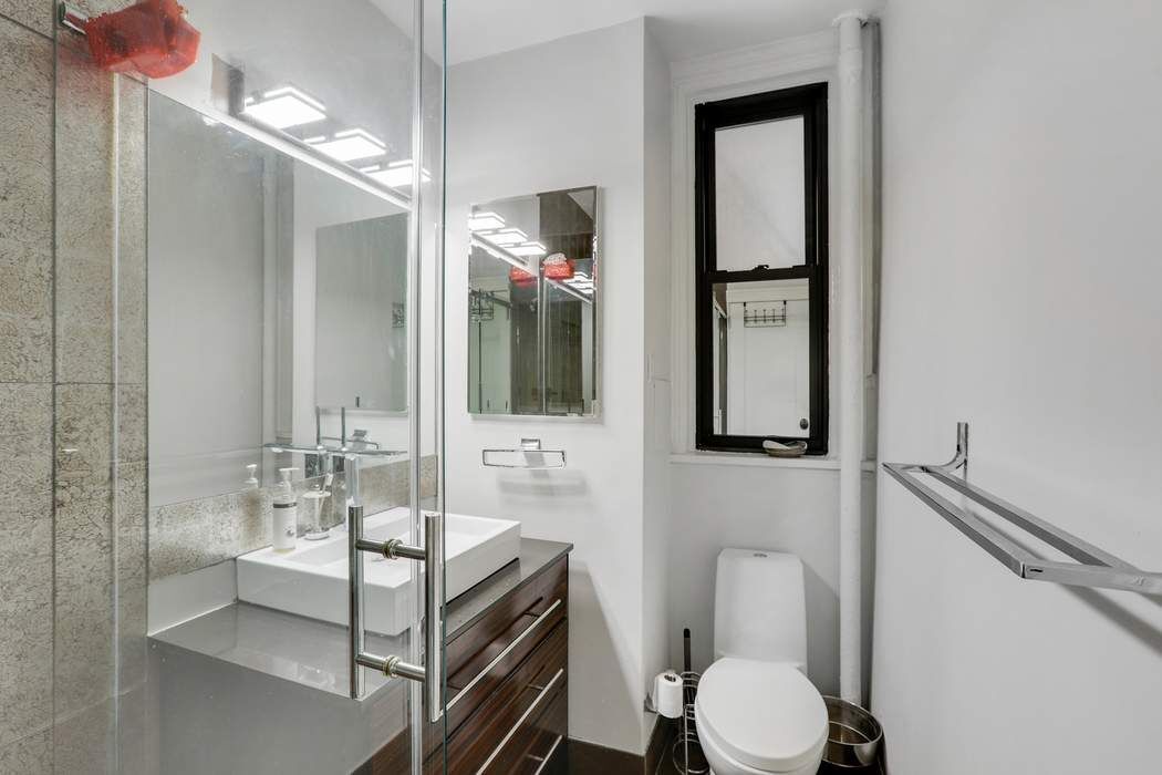 212 East 48th Street 2B Turtle Bay New York NY 10017