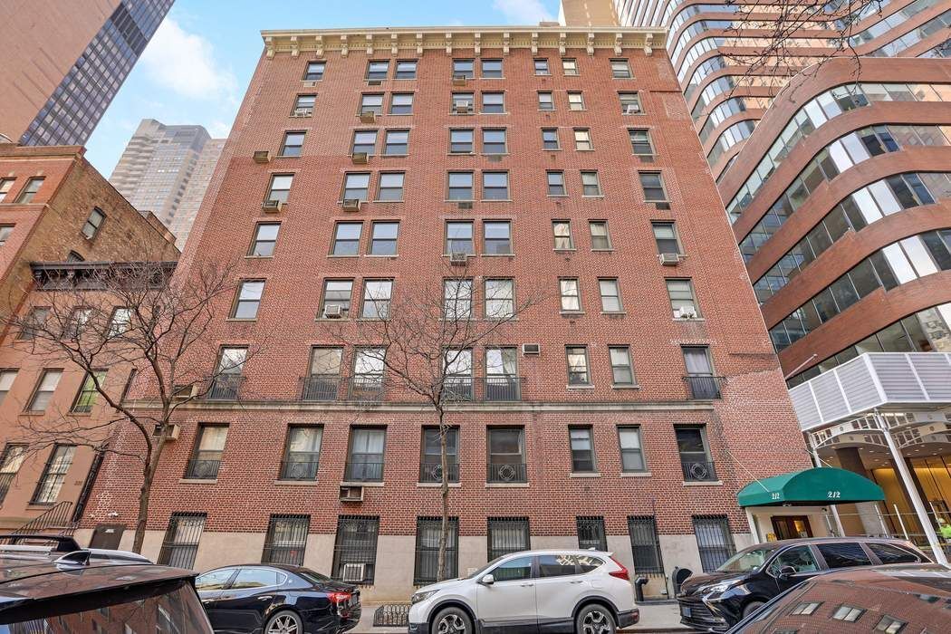 212 East 48th Street 2B Turtle Bay New York NY 10017