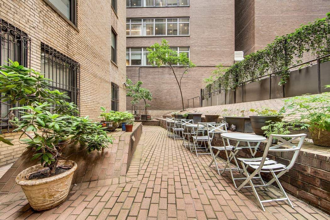 212 East 48th Street 2B Turtle Bay New York NY 10017