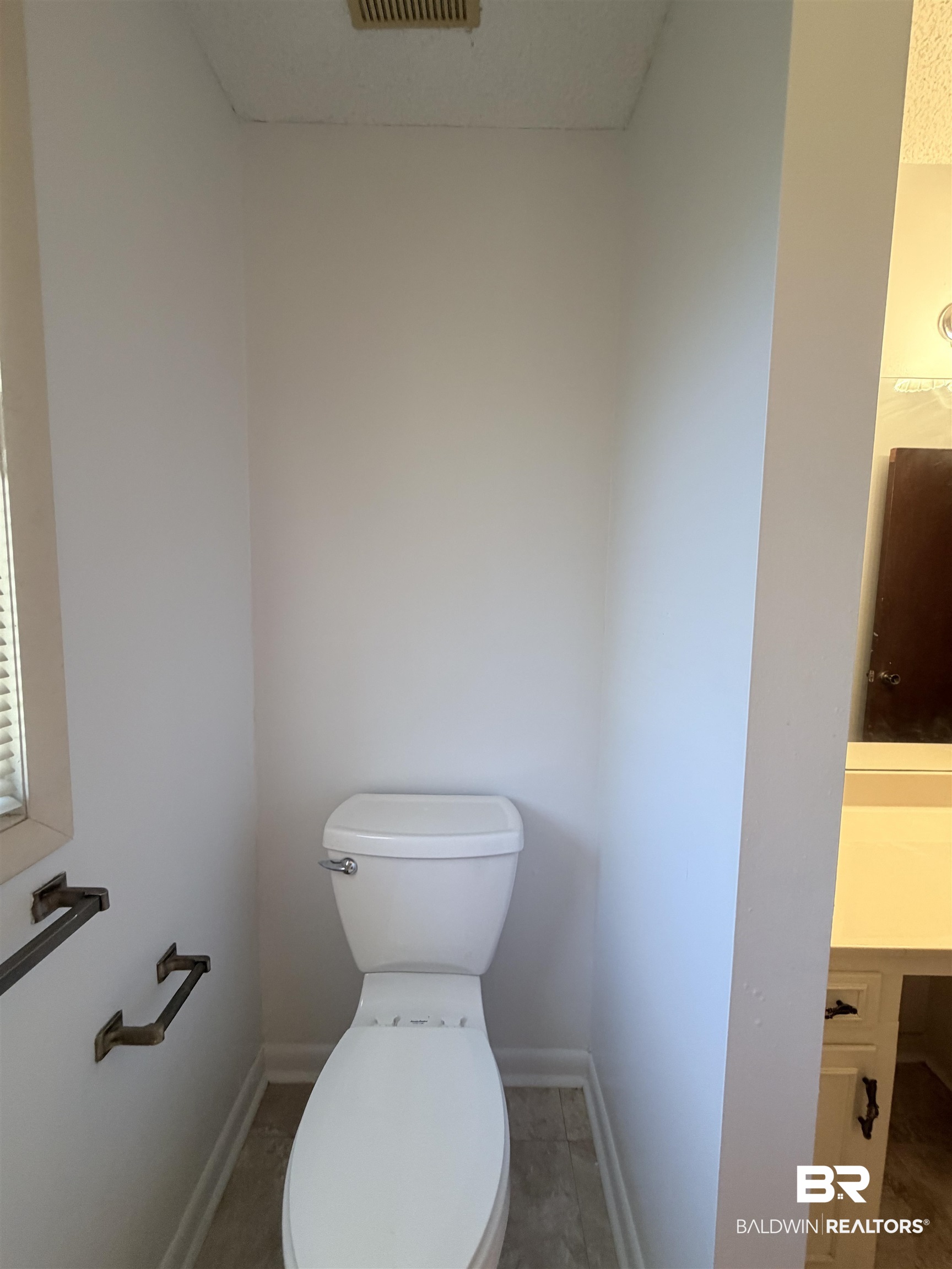 384552 | Photo 23