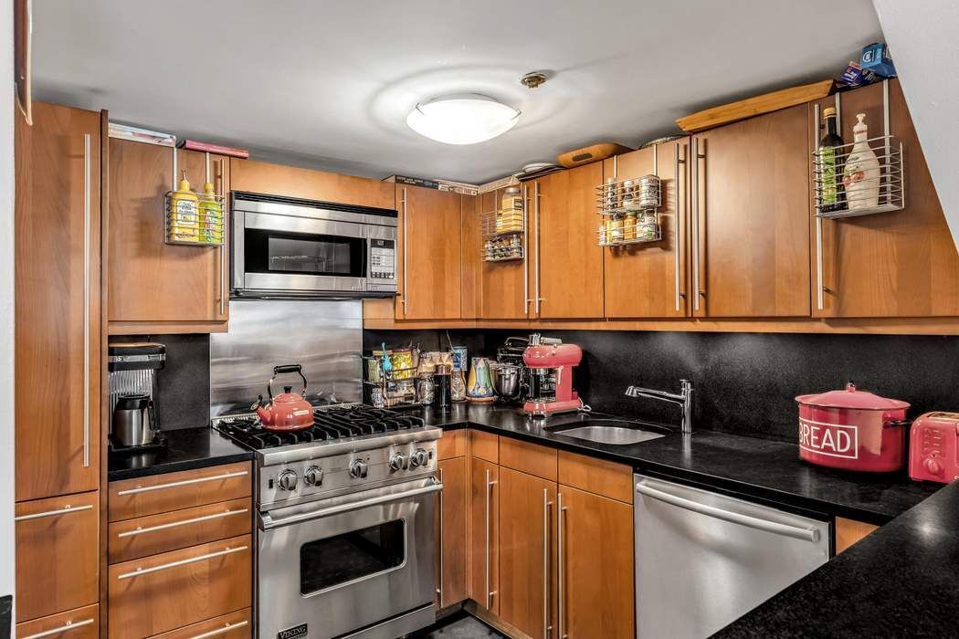 305 Second Avenue 328 Gramercy Park New York NY 10003