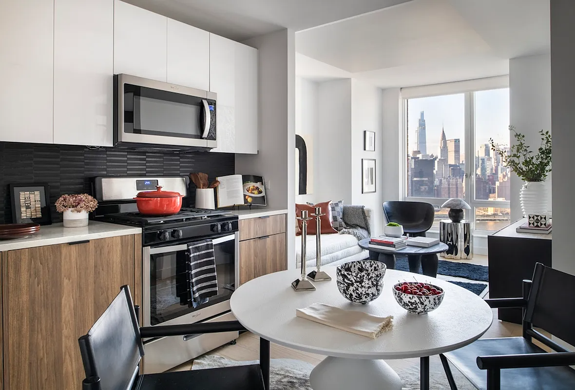 1-15 57th Avenue 4628F Long Island City Queens NY 11101