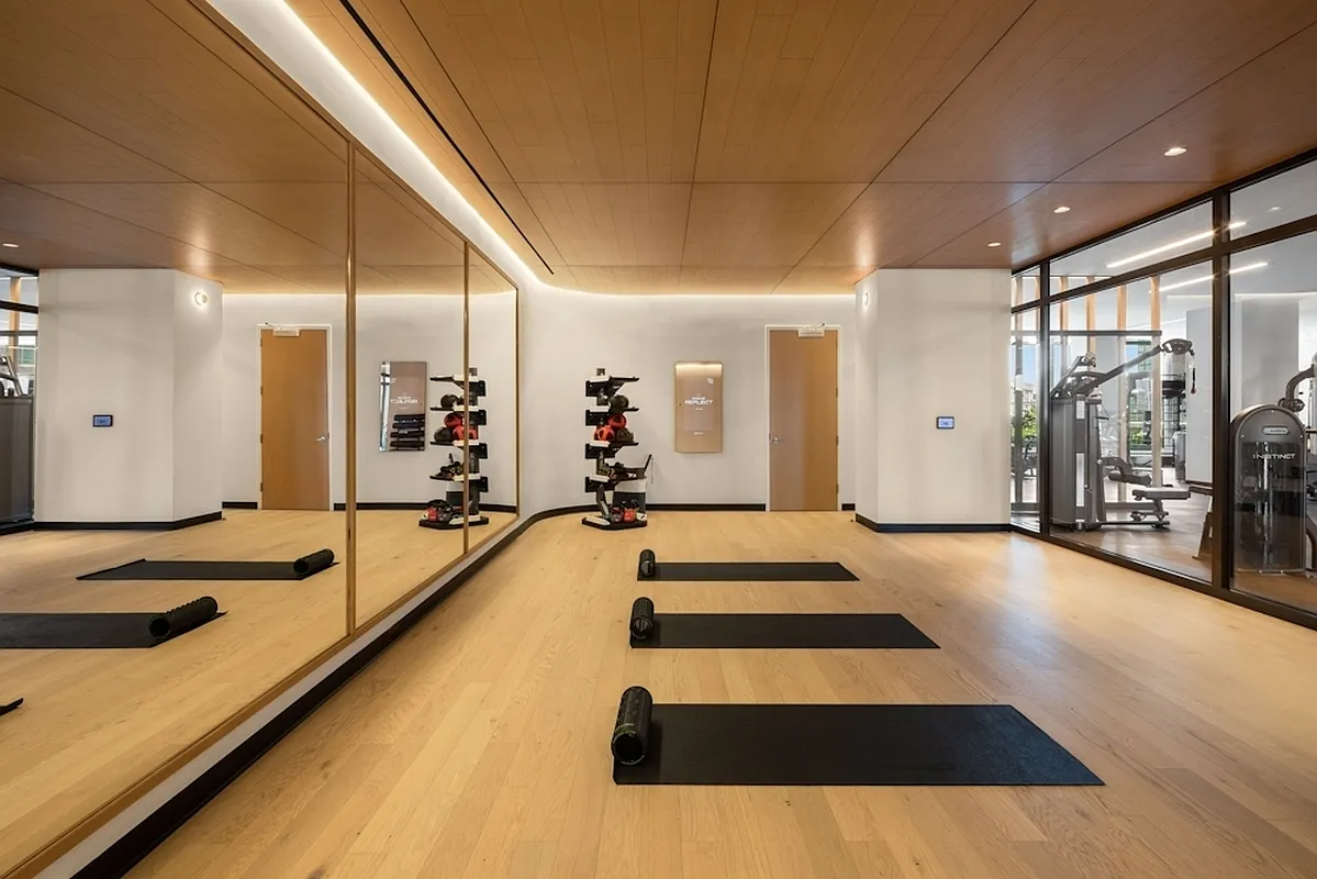 1-15 57th Avenue 4628F Long Island City Queens NY 11101