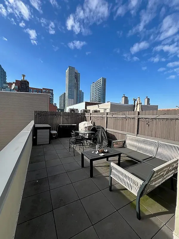 46-32 Vernon Blvd. 2L Long Island City Queens NY 11101