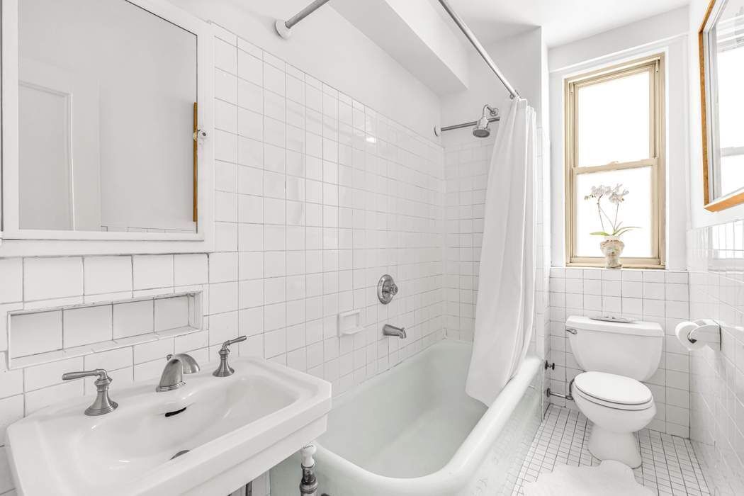 390 Riverside Drive 6D Morningside Heights New York NY 10025