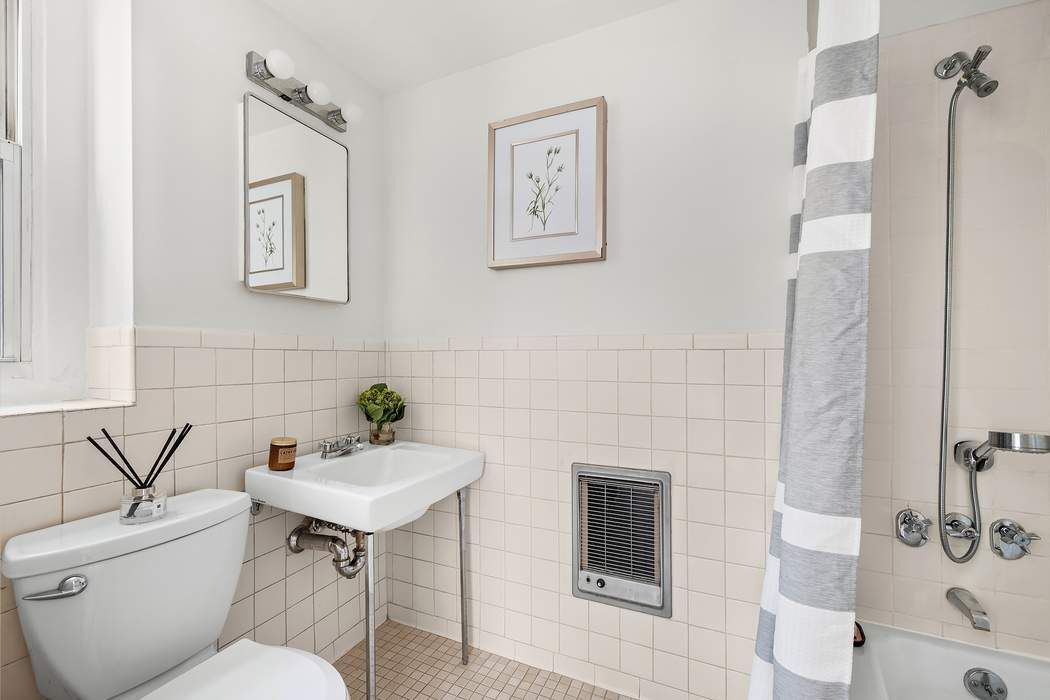 49 East 86th Street 3B Carnegie Hill New York NY 10028