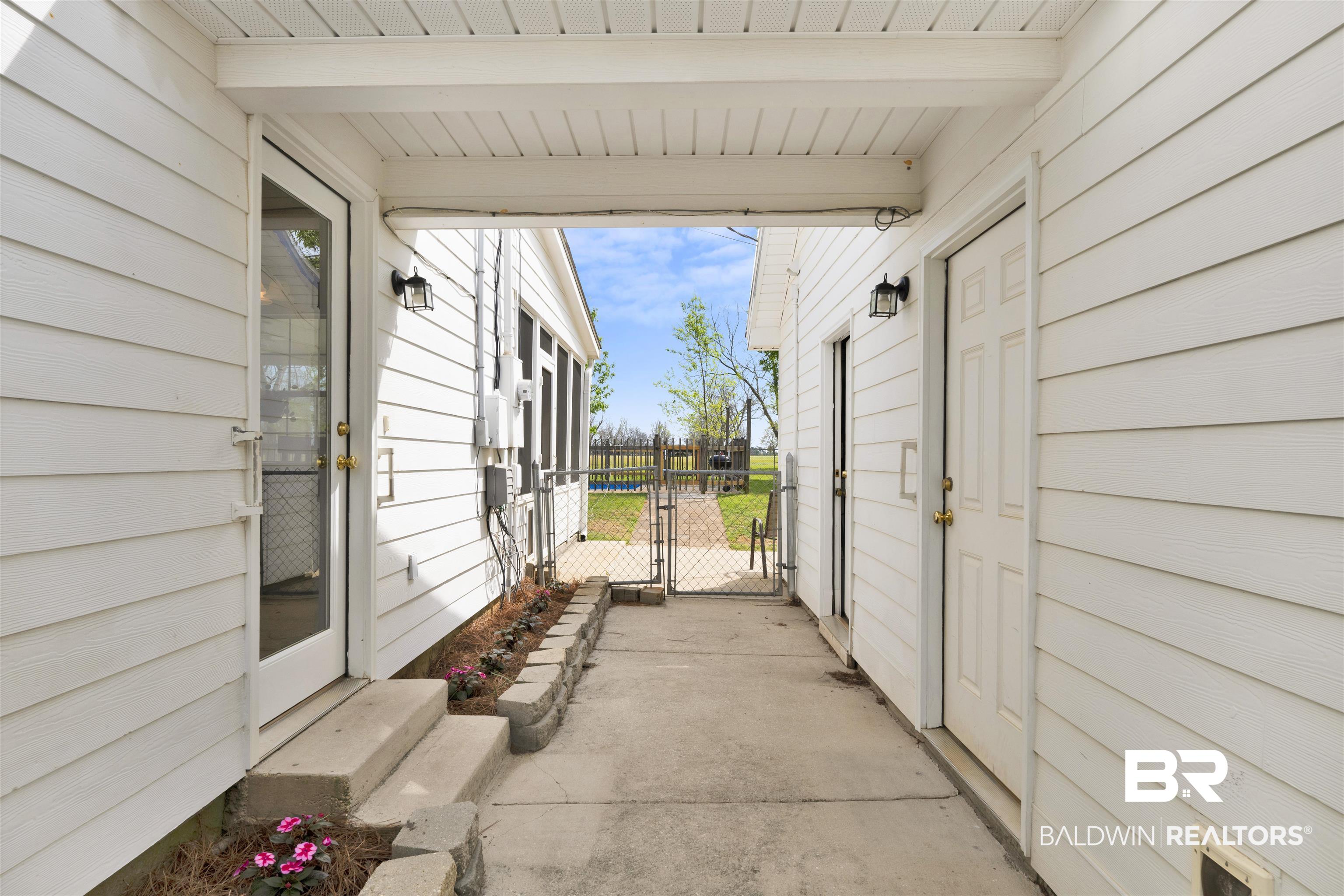 393090 | Photo 30