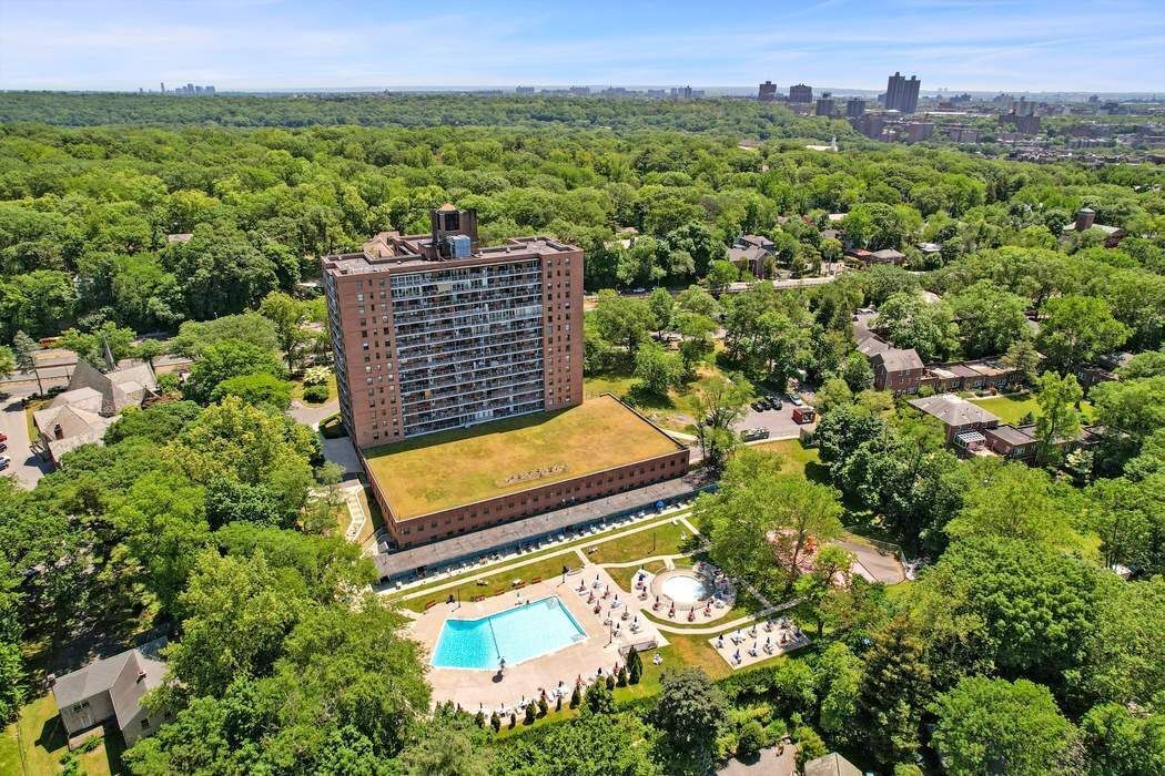 4705 Henry Hudson Parkway West 10J Riverdale Bronx NY 10471