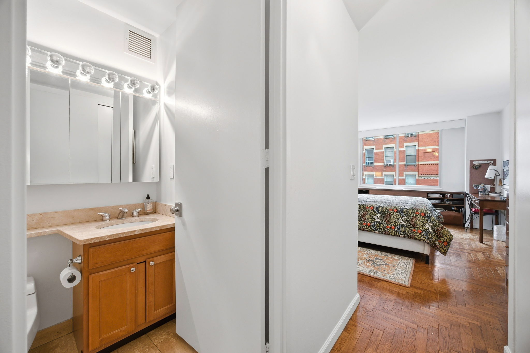 393 West 49th Street 2G Clinton New York NY 10019