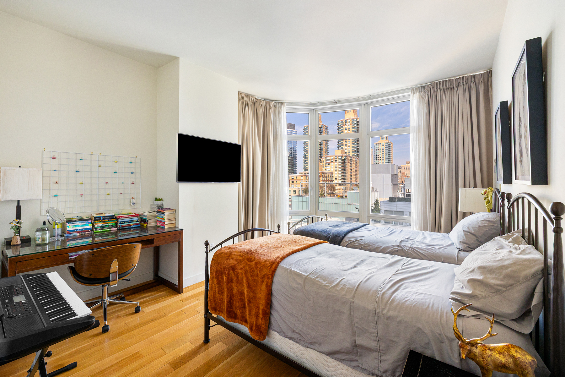 555 West 59th Street 15B Lincoln Square New York NY 10019