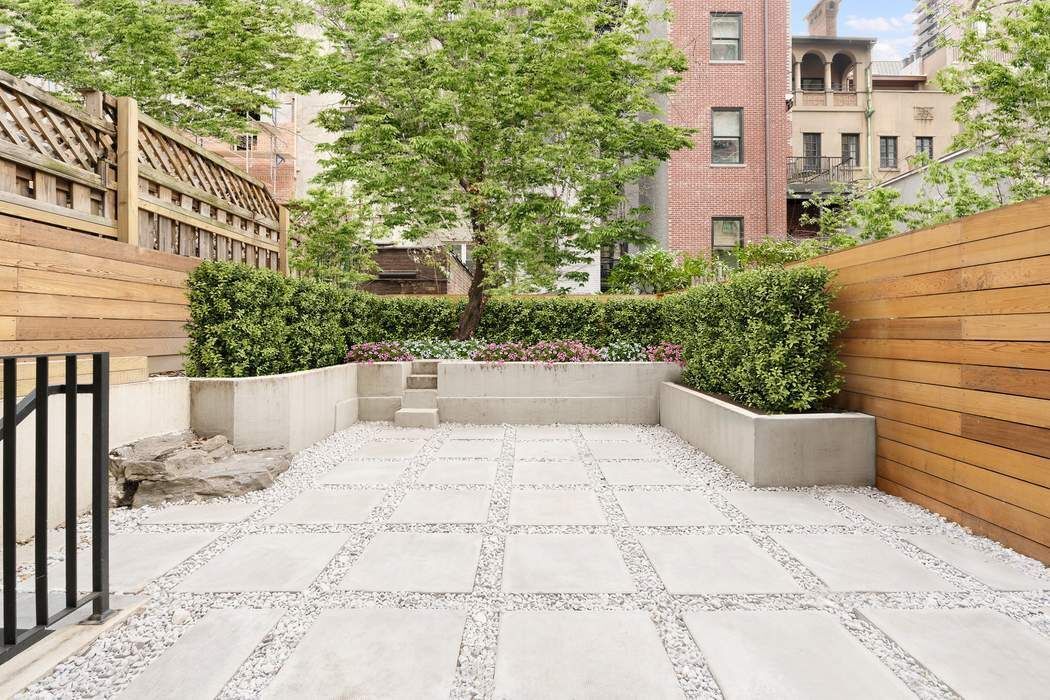 221 East 48th Street Turtle Bay New York NY 10017