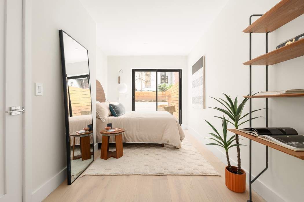 221 East 48th Street Turtle Bay New York NY 10017