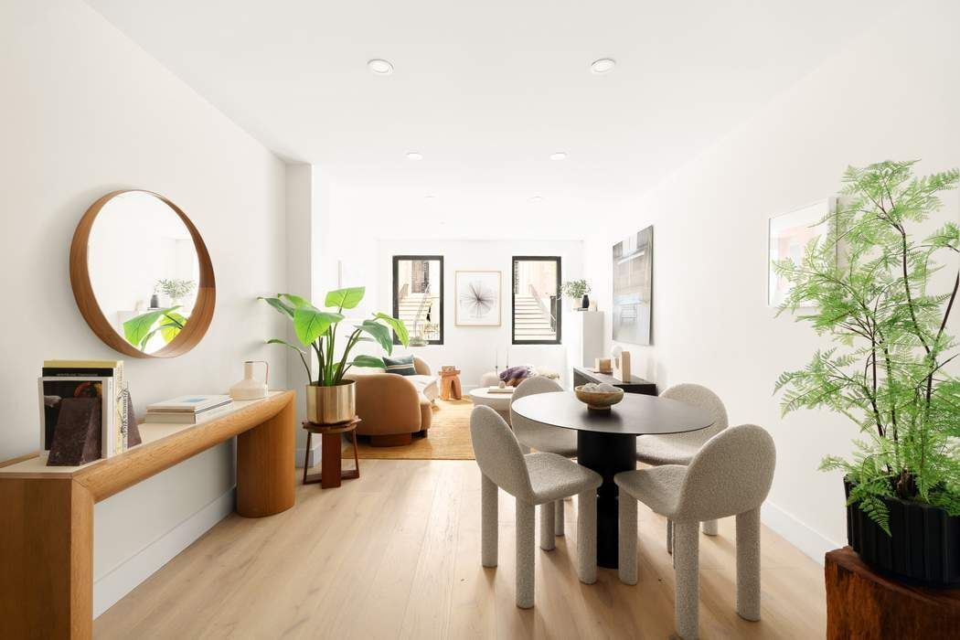 221 East 48th Street Garden Turtle Bay New York NY 10017